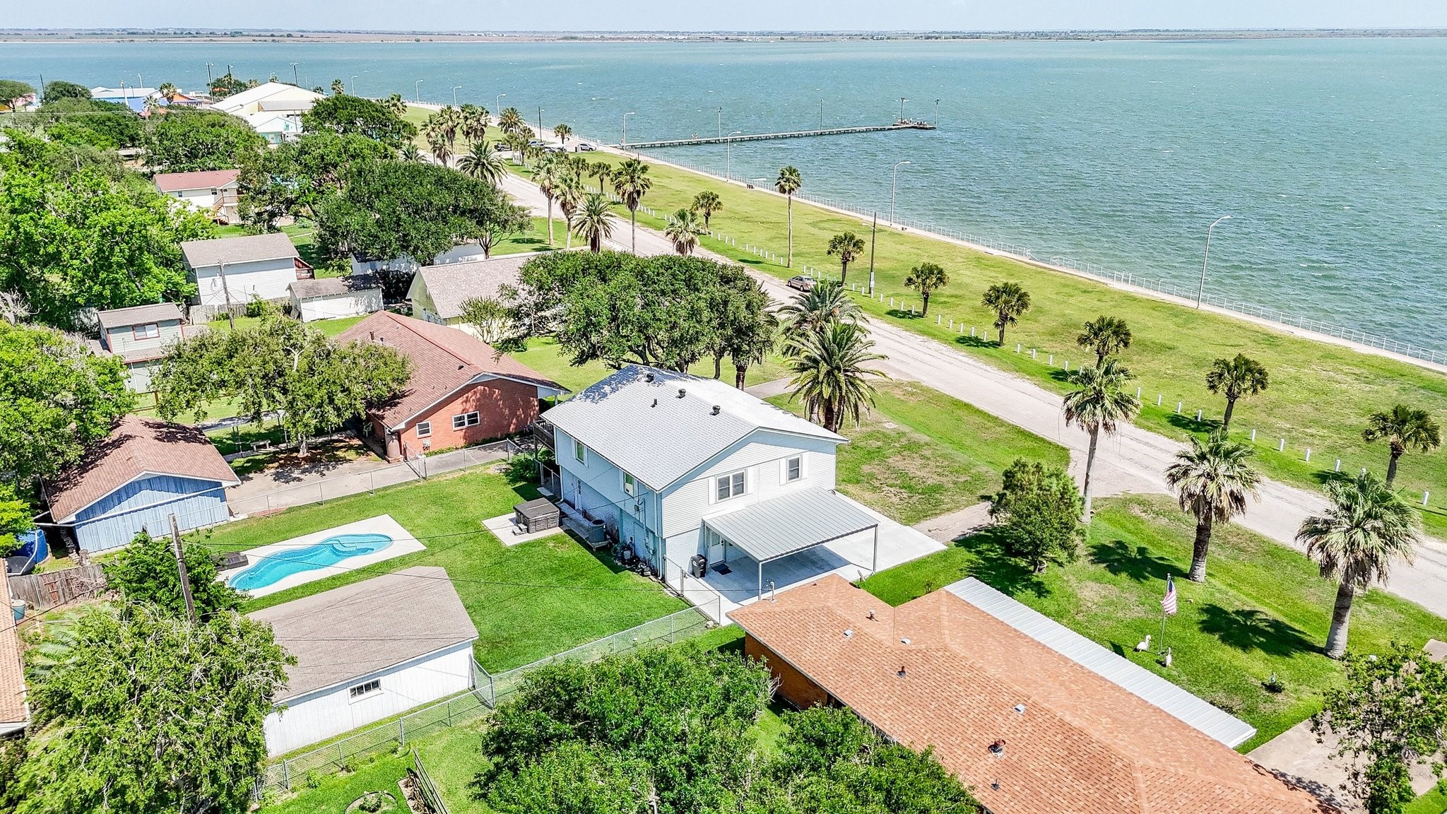 204 S Bay Boulevard Property Photo 1