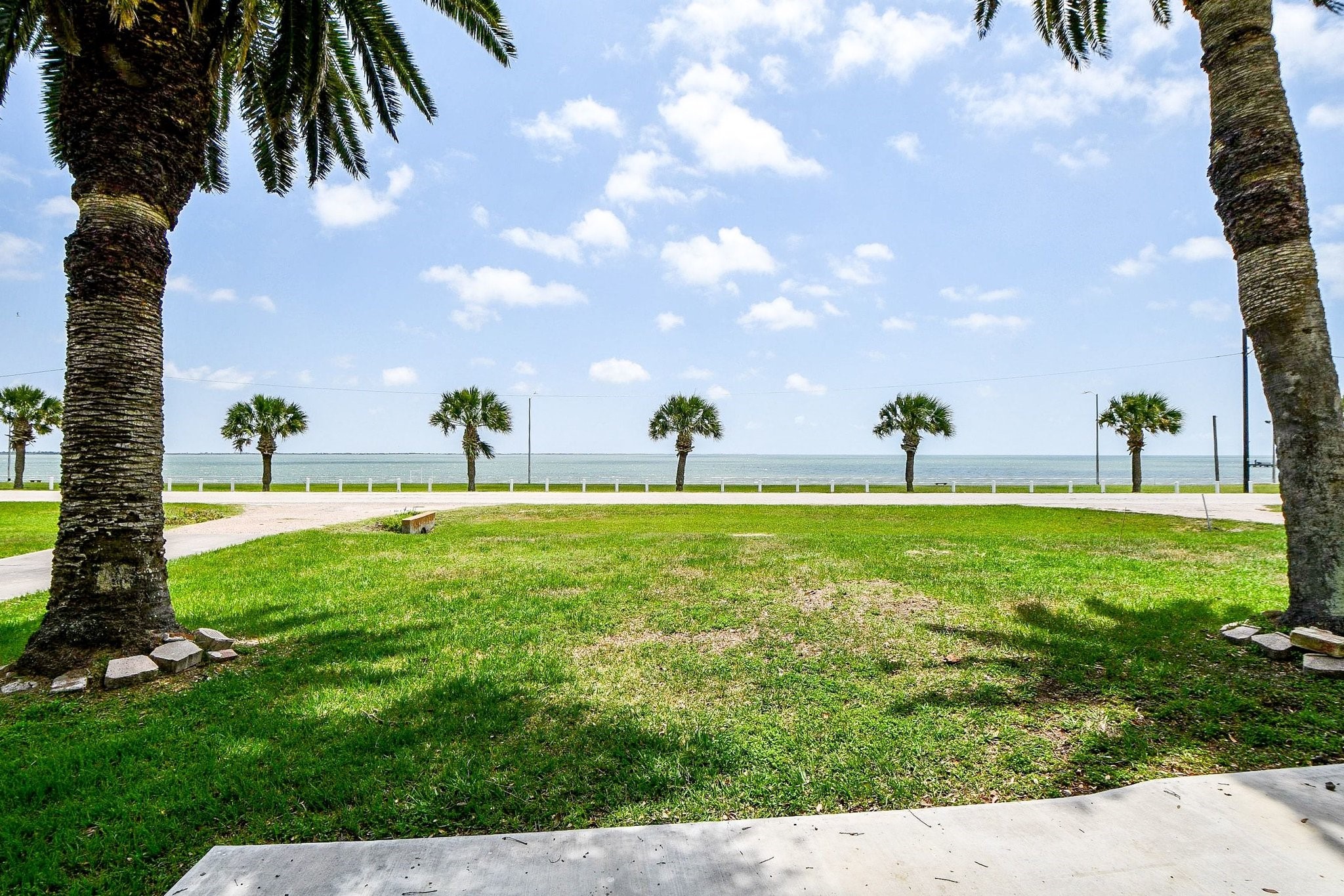 204 S Bay Boulevard Property Photo 3