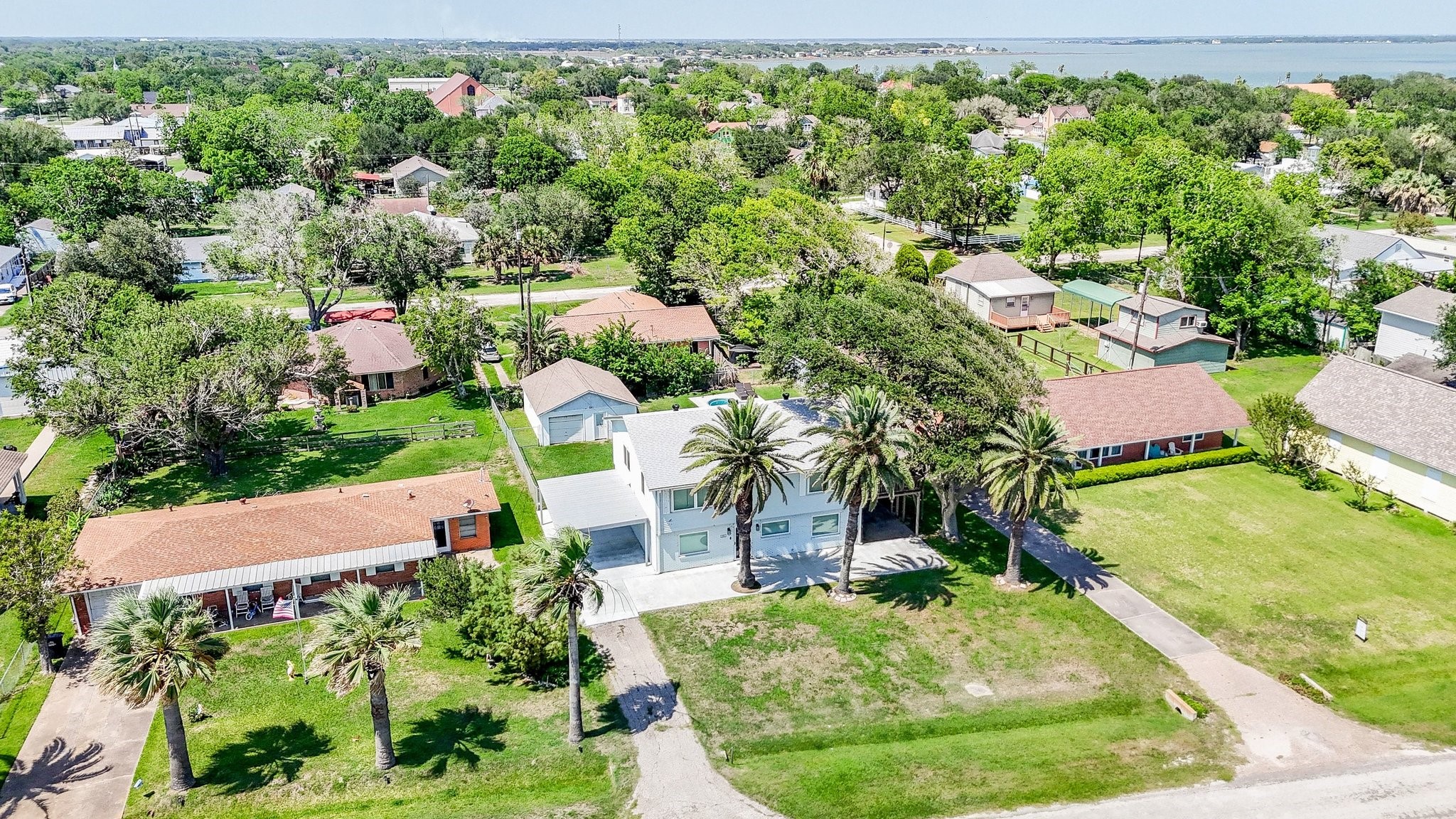 204 S Bay Boulevard Property Photo 13