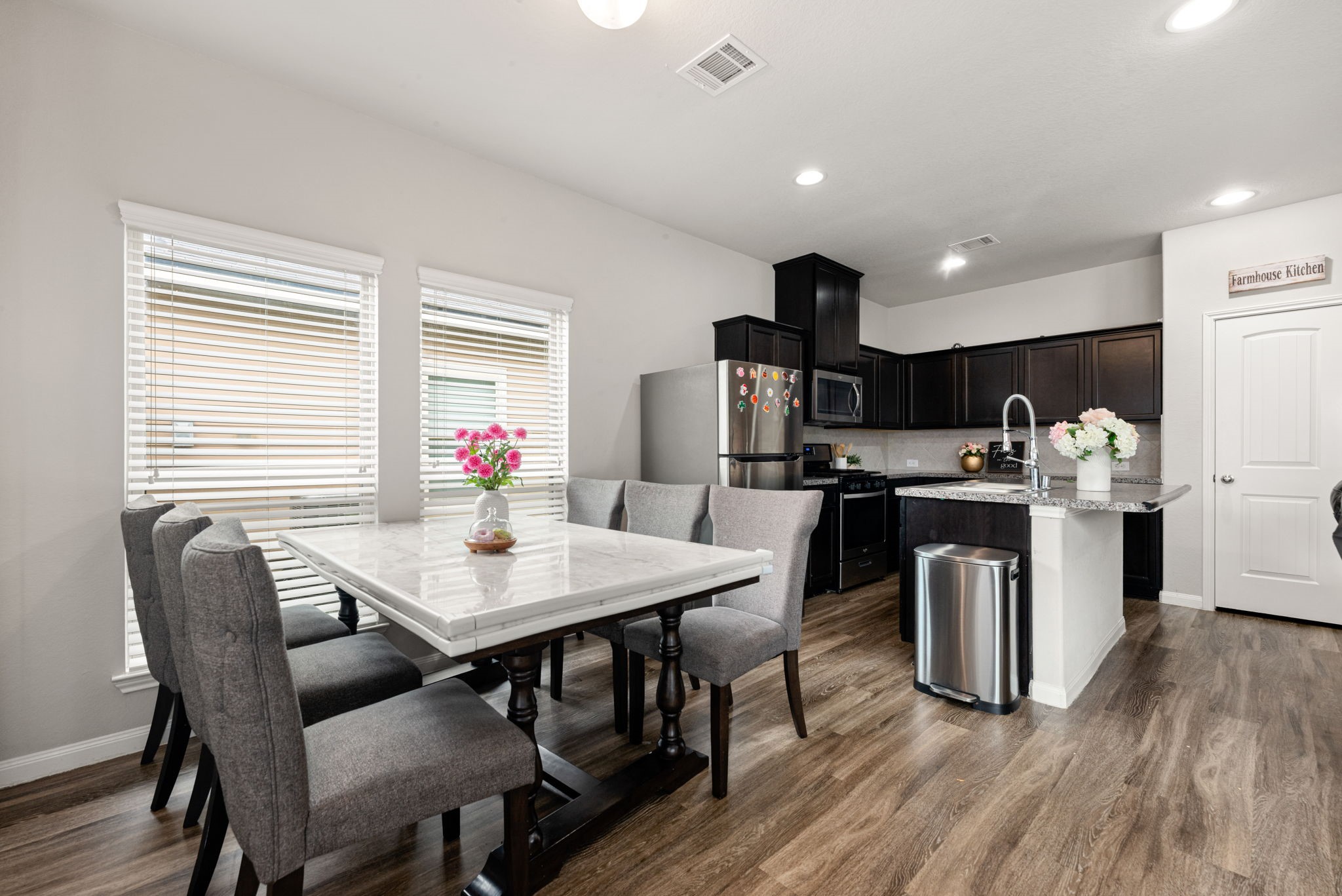 3634 Bright Moon Court Property Photo 7