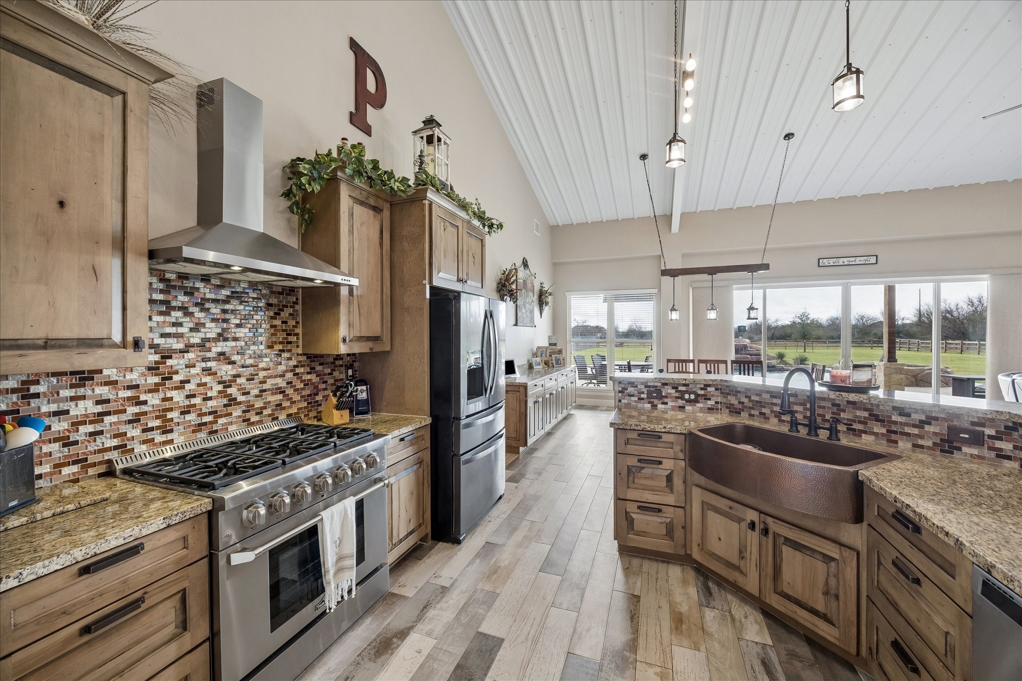 2224 Maler Road Property Photo 6