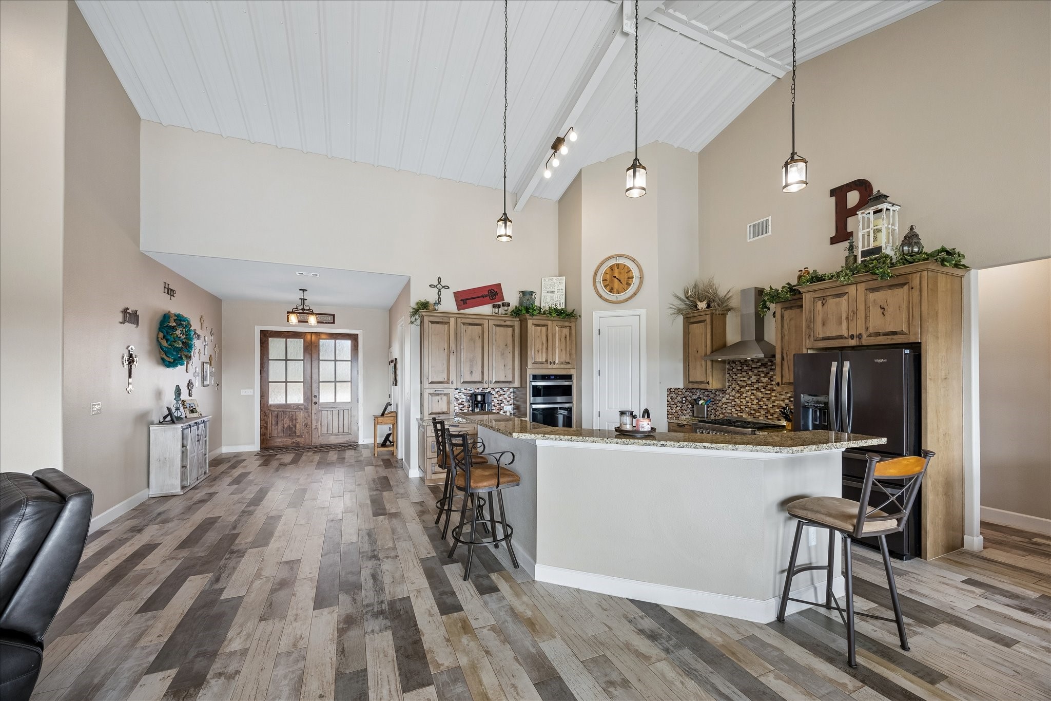 2224 Maler Road Property Photo 20