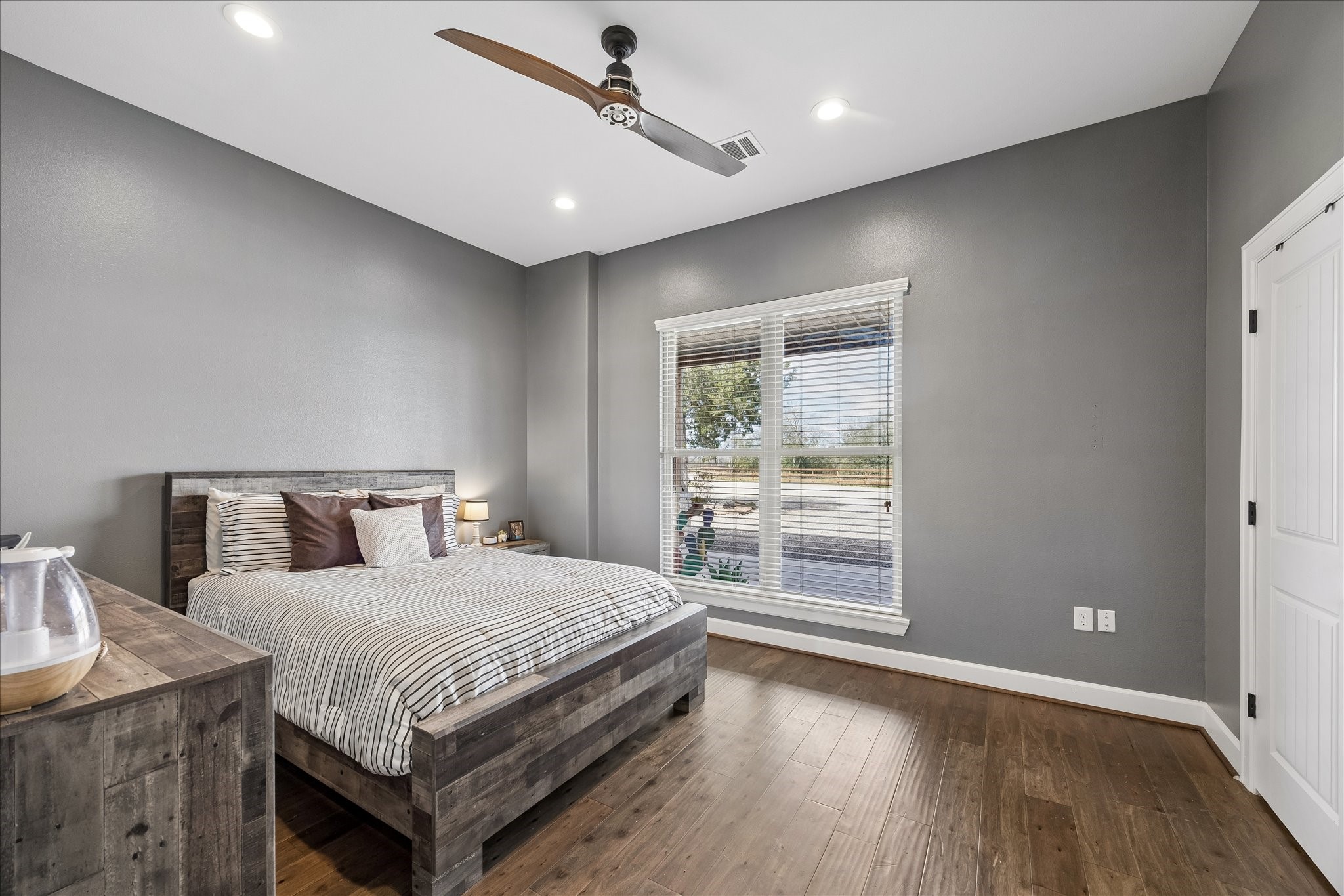 2224 Maler Road Property Photo 26