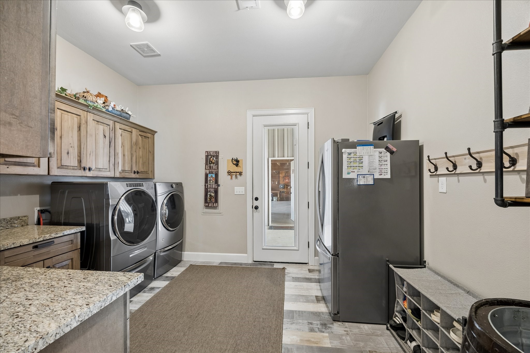 2224 Maler Road Property Photo 29
