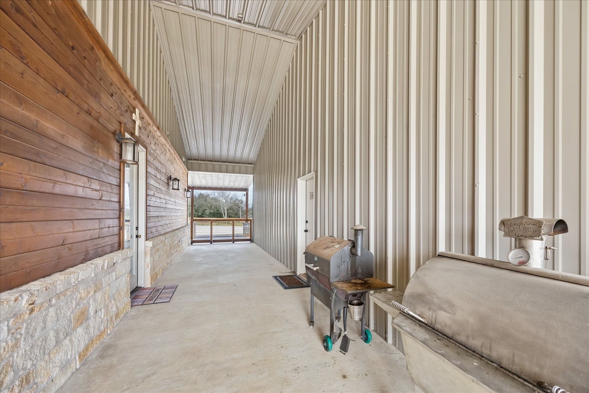 2224 Maler Road Property Photo 31