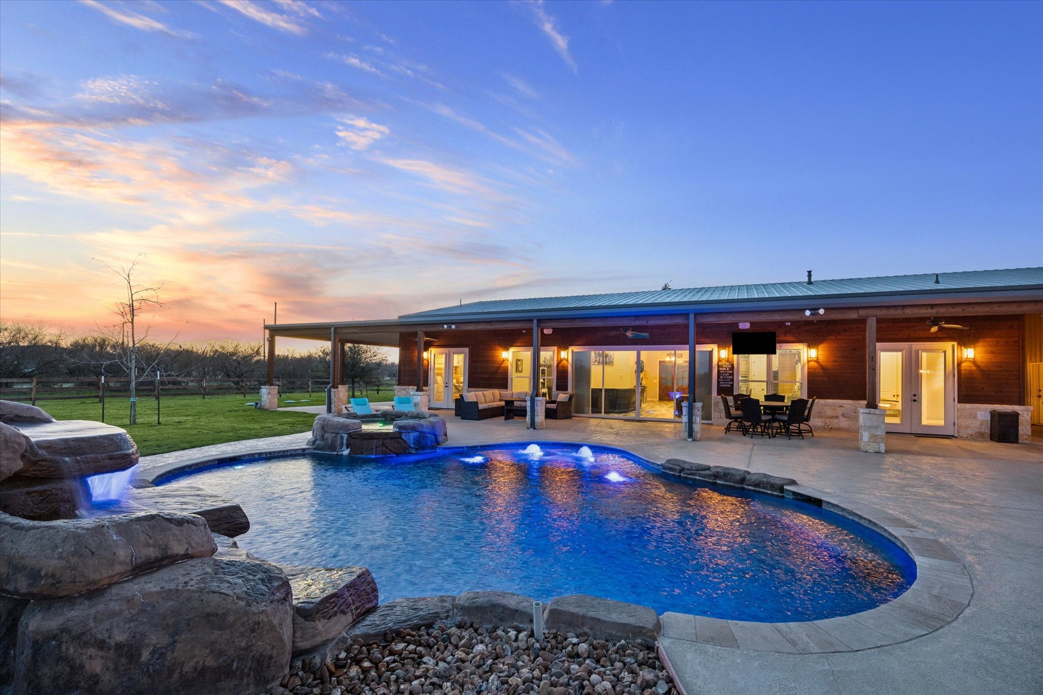 2224 Maler Road Property Photo 32