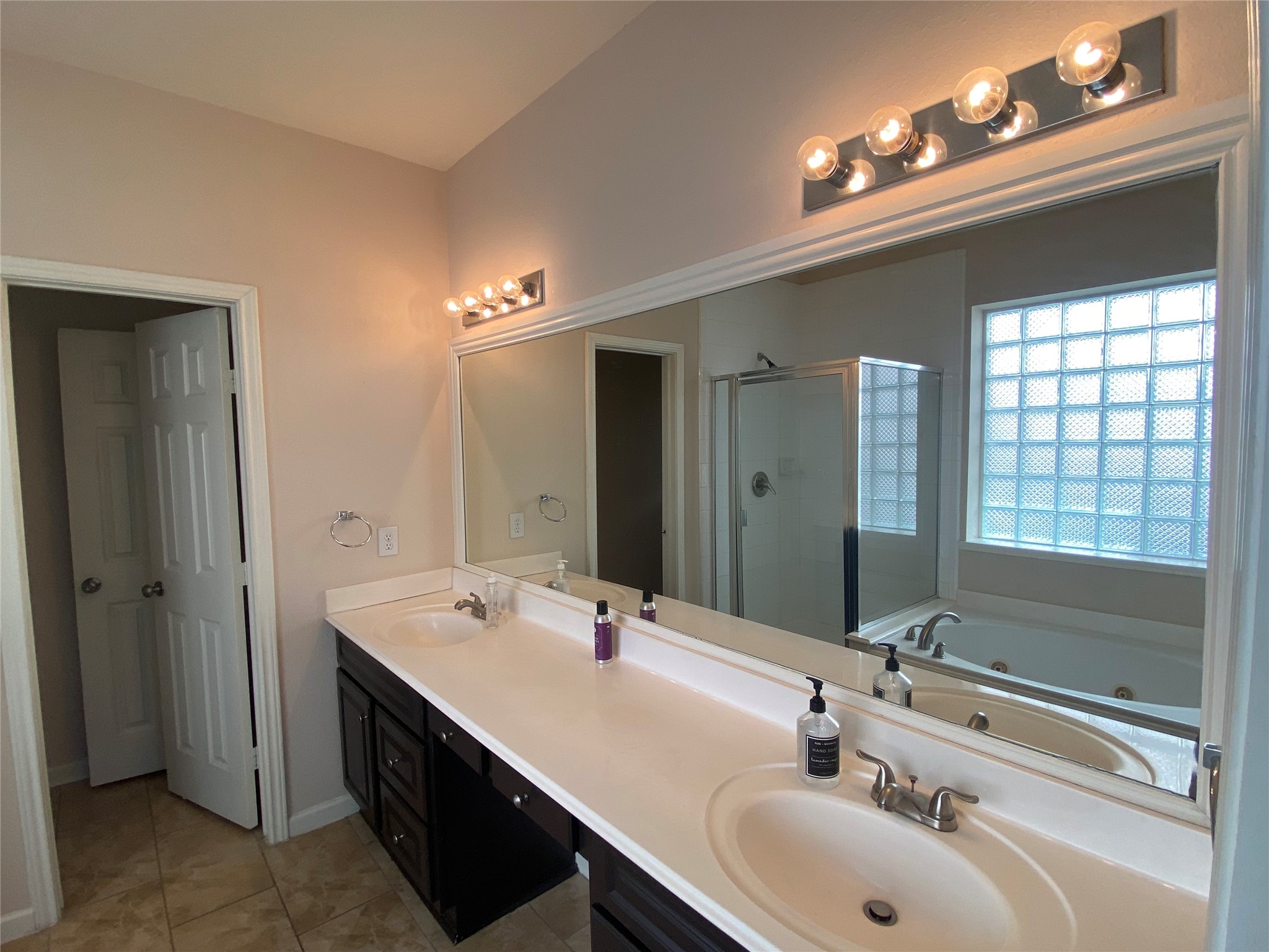 7626 Brighton Knolls Lane Property Photo 6
