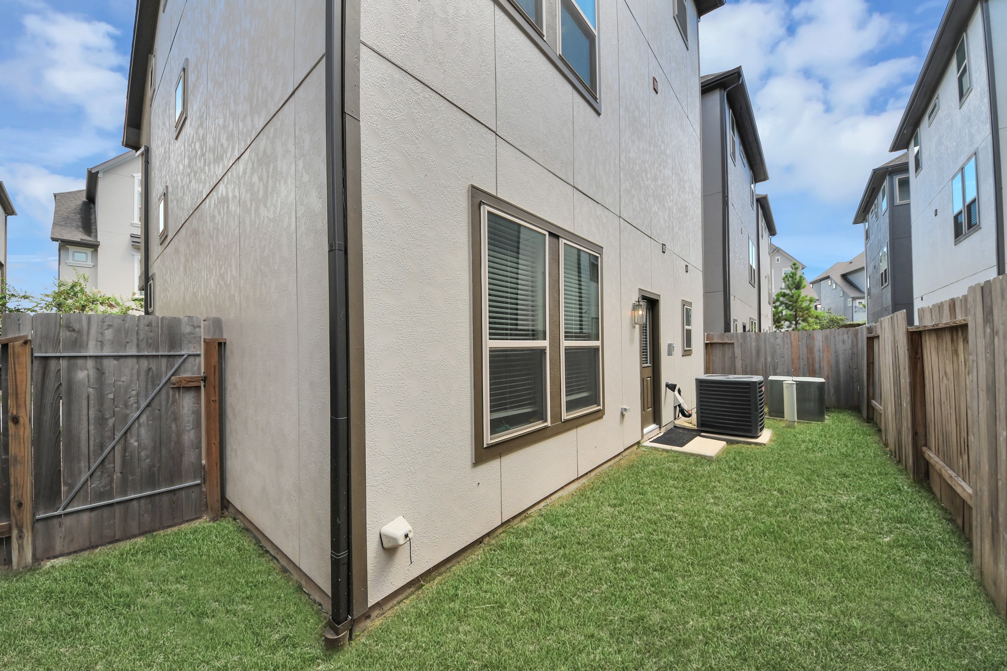 4007 Centre Meadow Way Property Photo 5