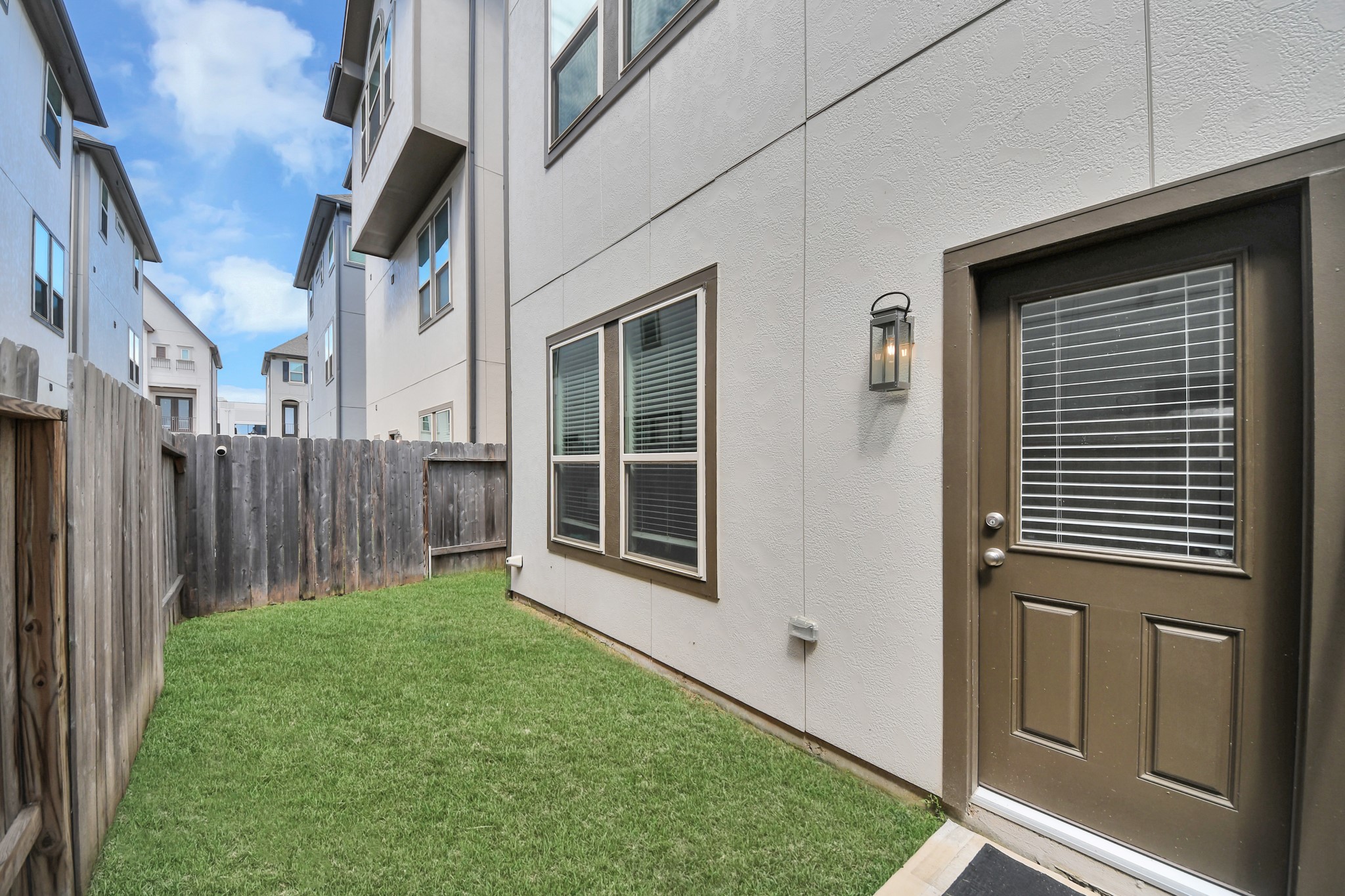 4007 Centre Meadow Way Property Photo 6