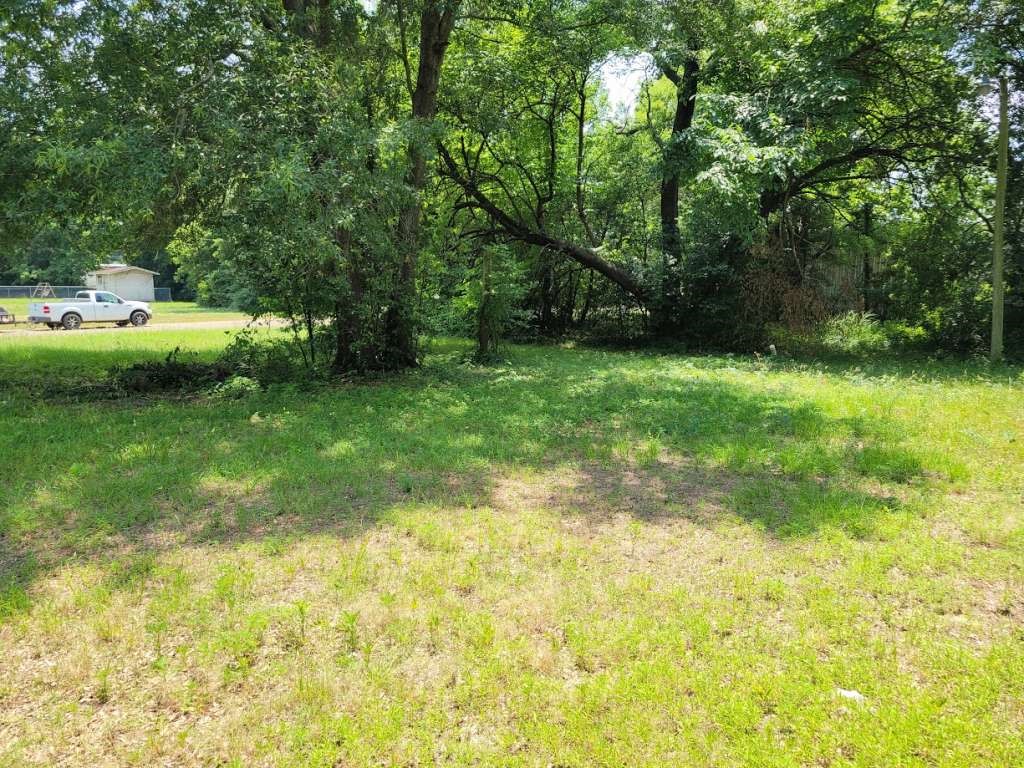 1112 W 15th Street Property Photo 2