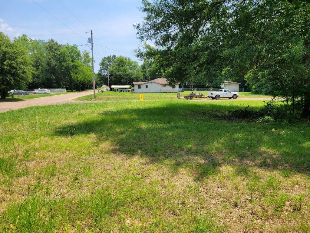 1112 W 15th Street Property Photo 3