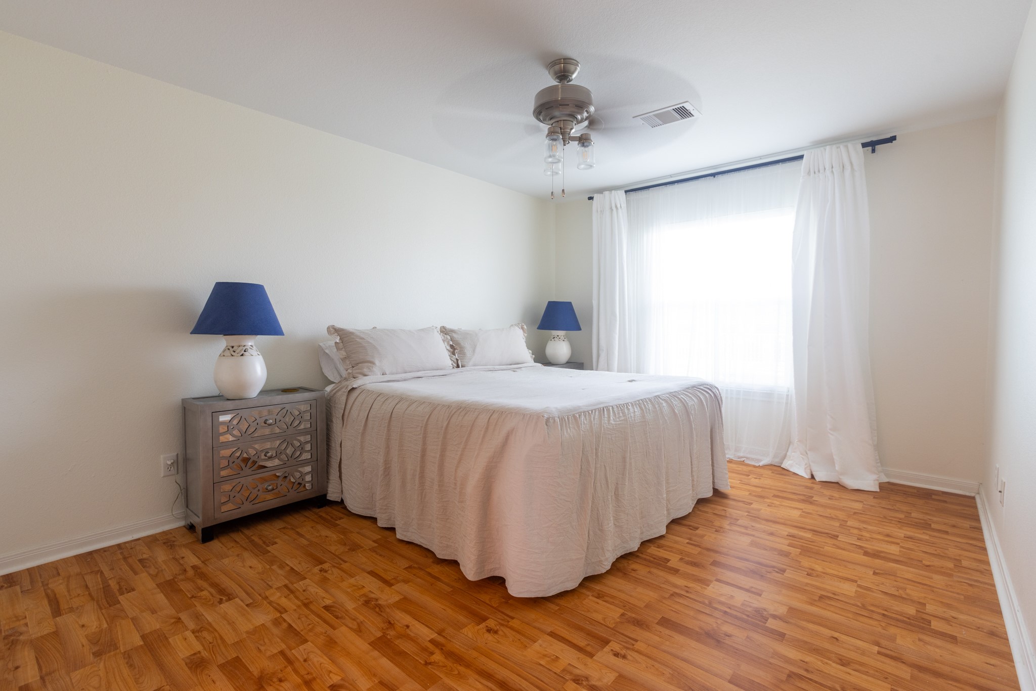 4106 Temprano Property Photo 15