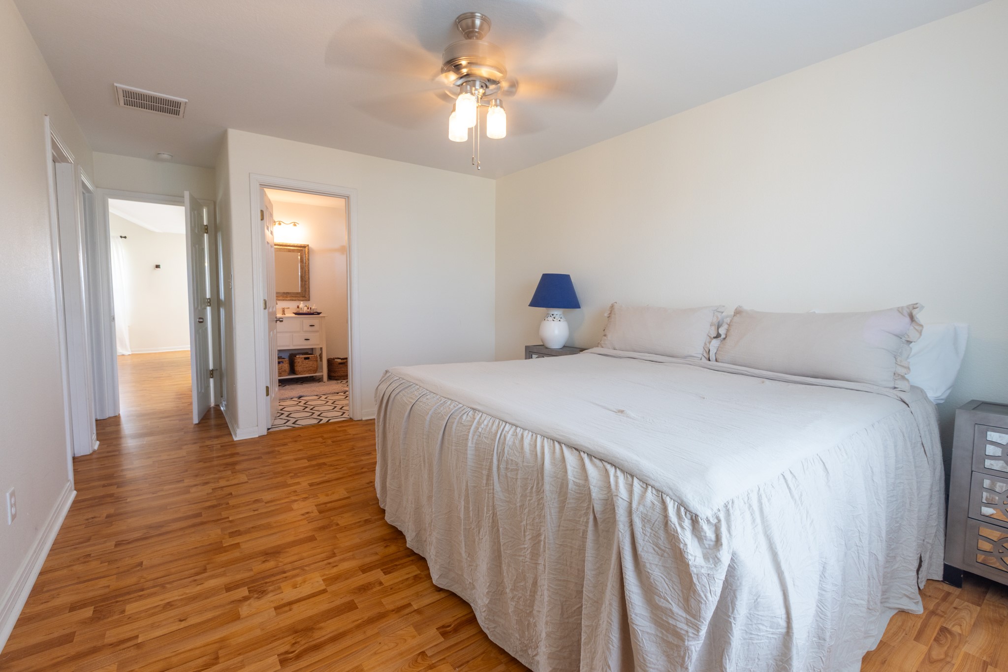 4106 Temprano Property Photo 16
