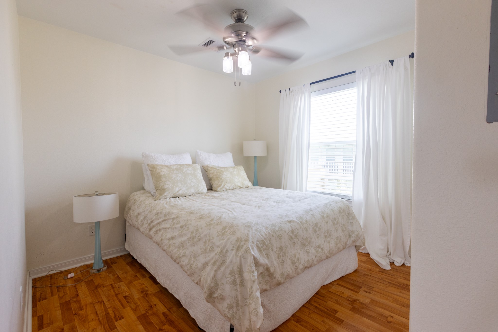4106 Temprano Property Photo 36