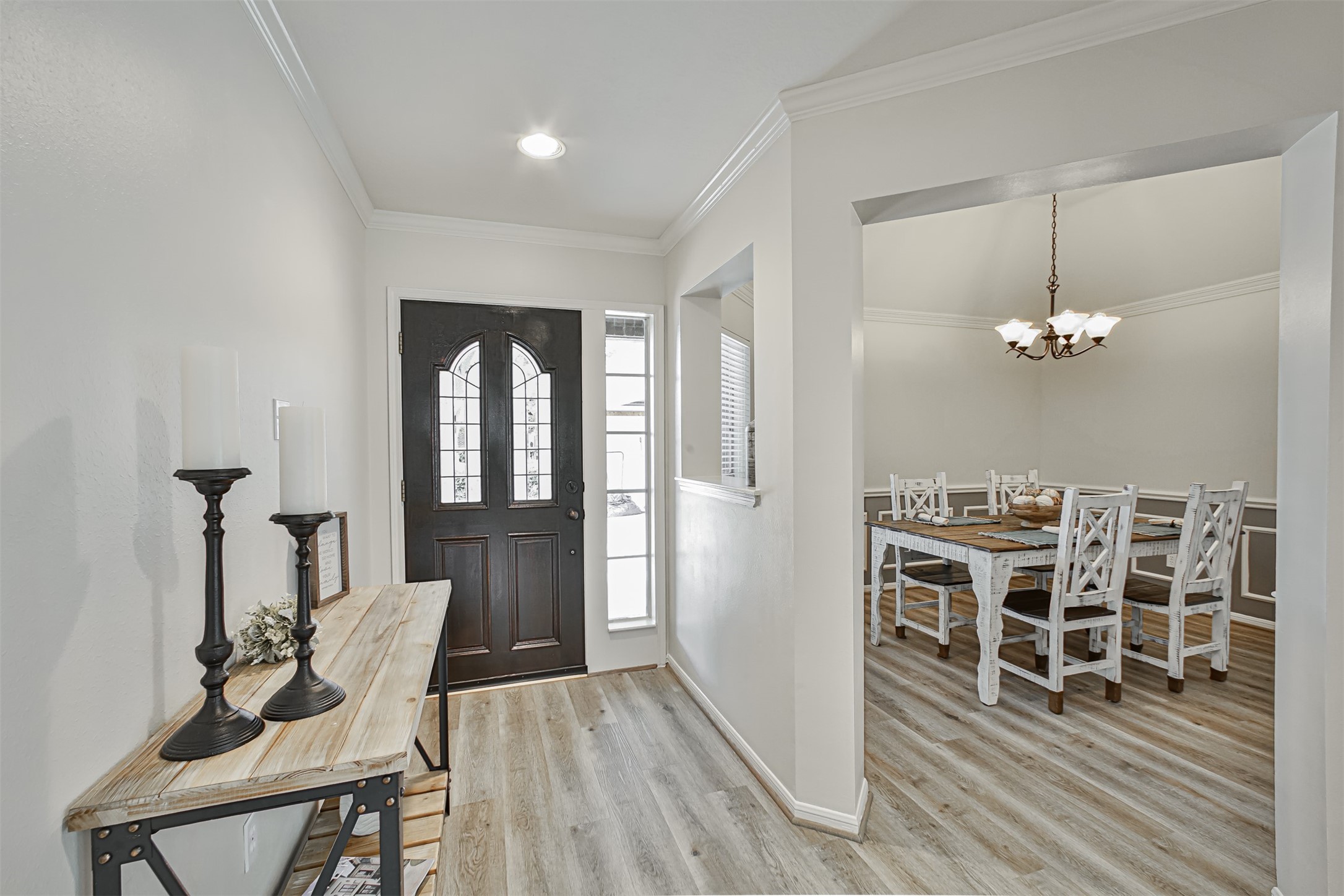 510 Fernglade Drive Property Photo 3