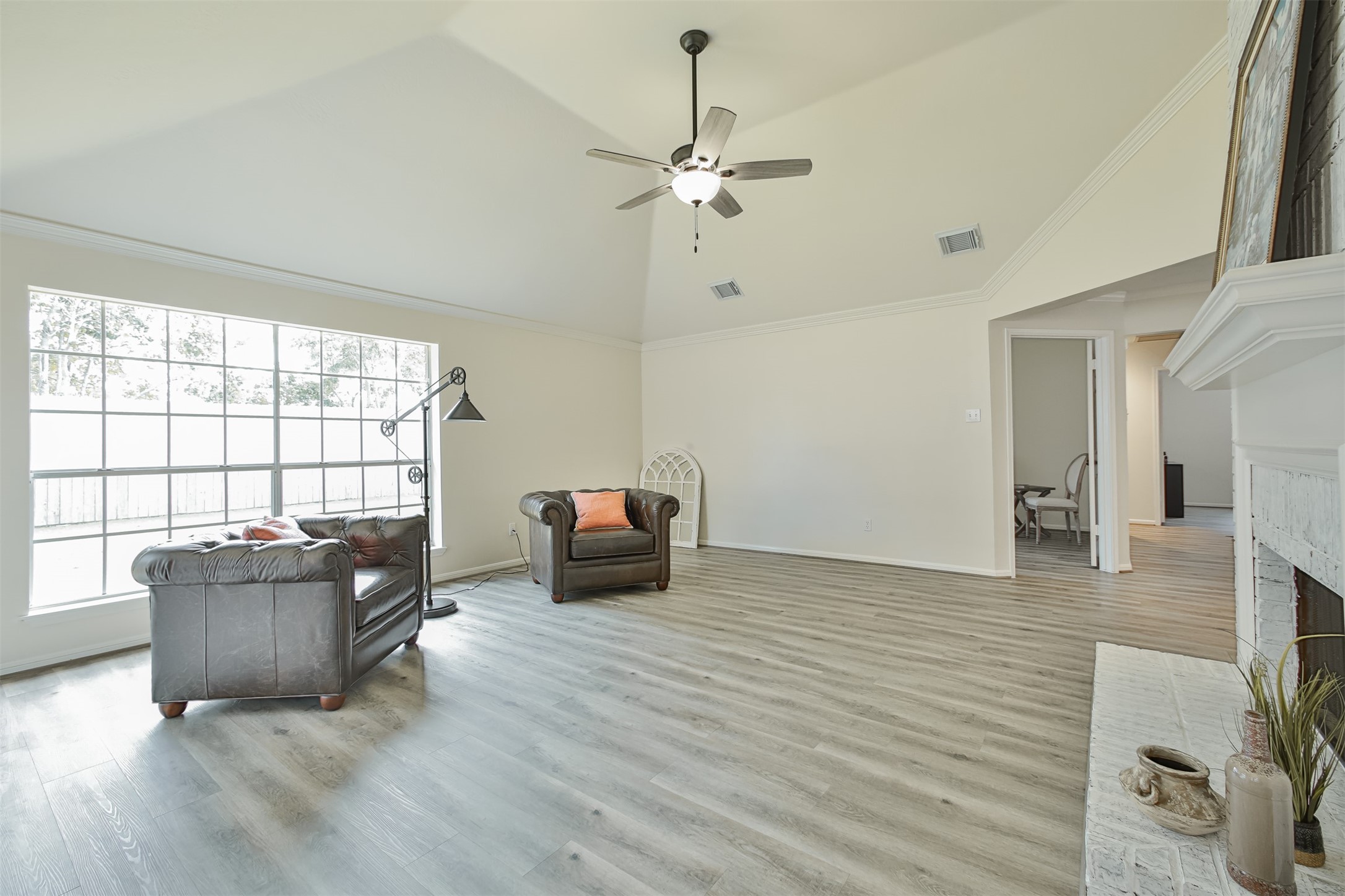 510 Fernglade Drive Property Photo 14