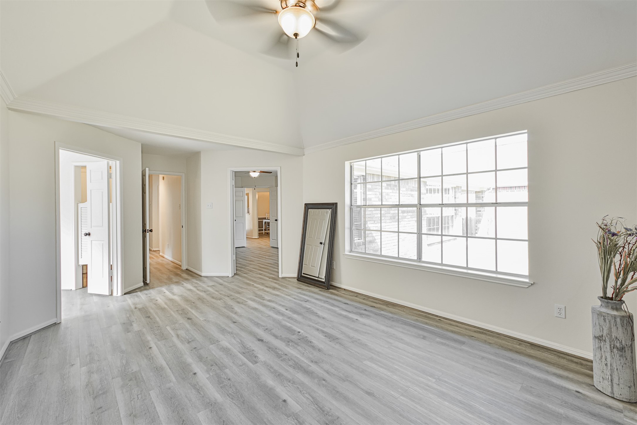 510 Fernglade Drive Property Photo 16