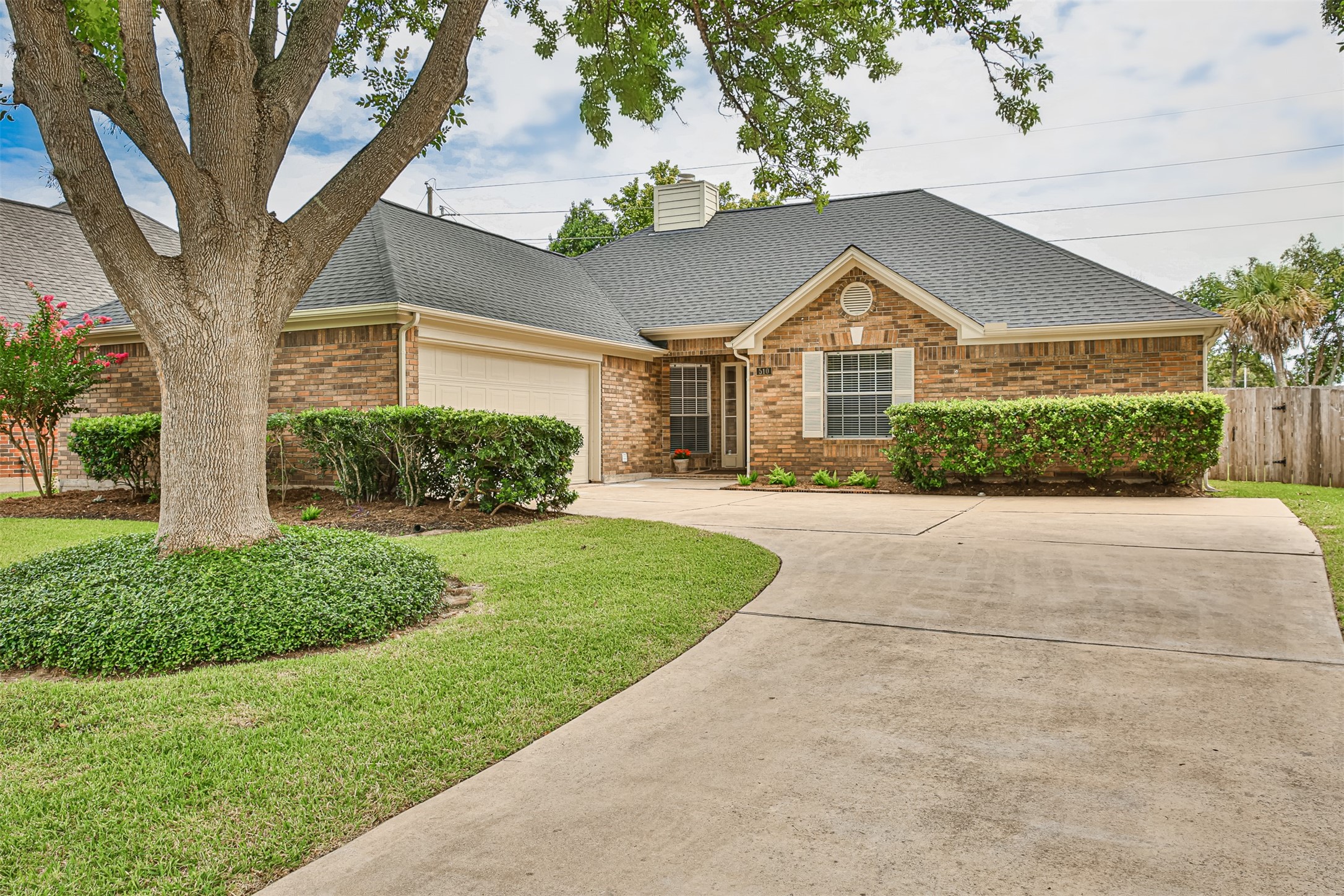 510 Fernglade Drive Property Photo 23