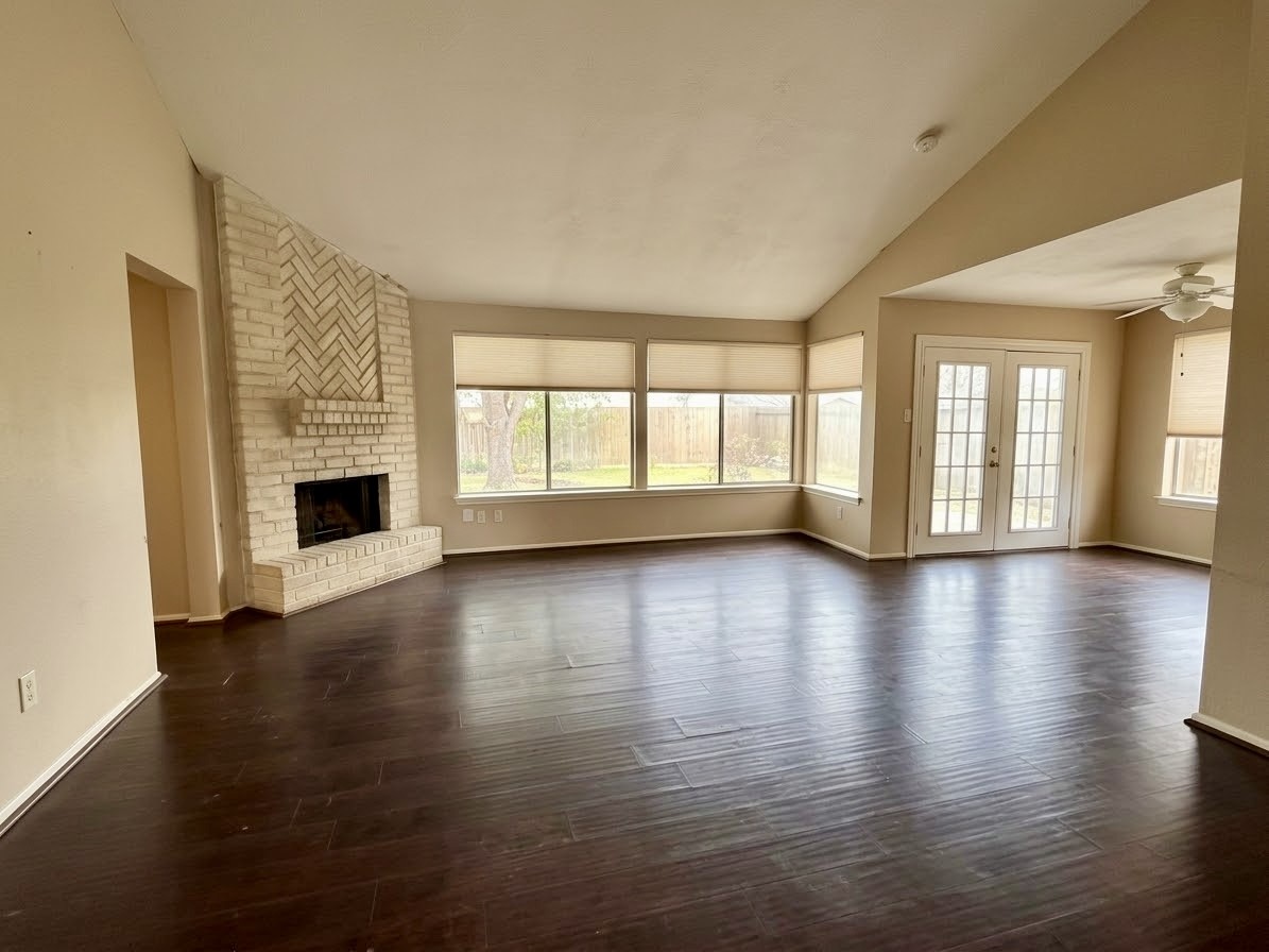 1118 W Belgravia Drive Property Photo 3