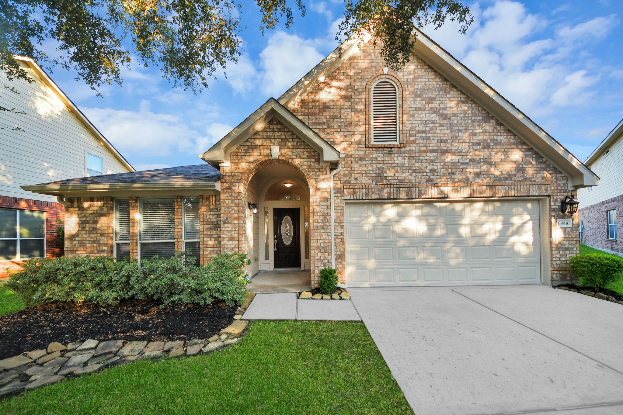 20510 Glademill Court Property Photo 4