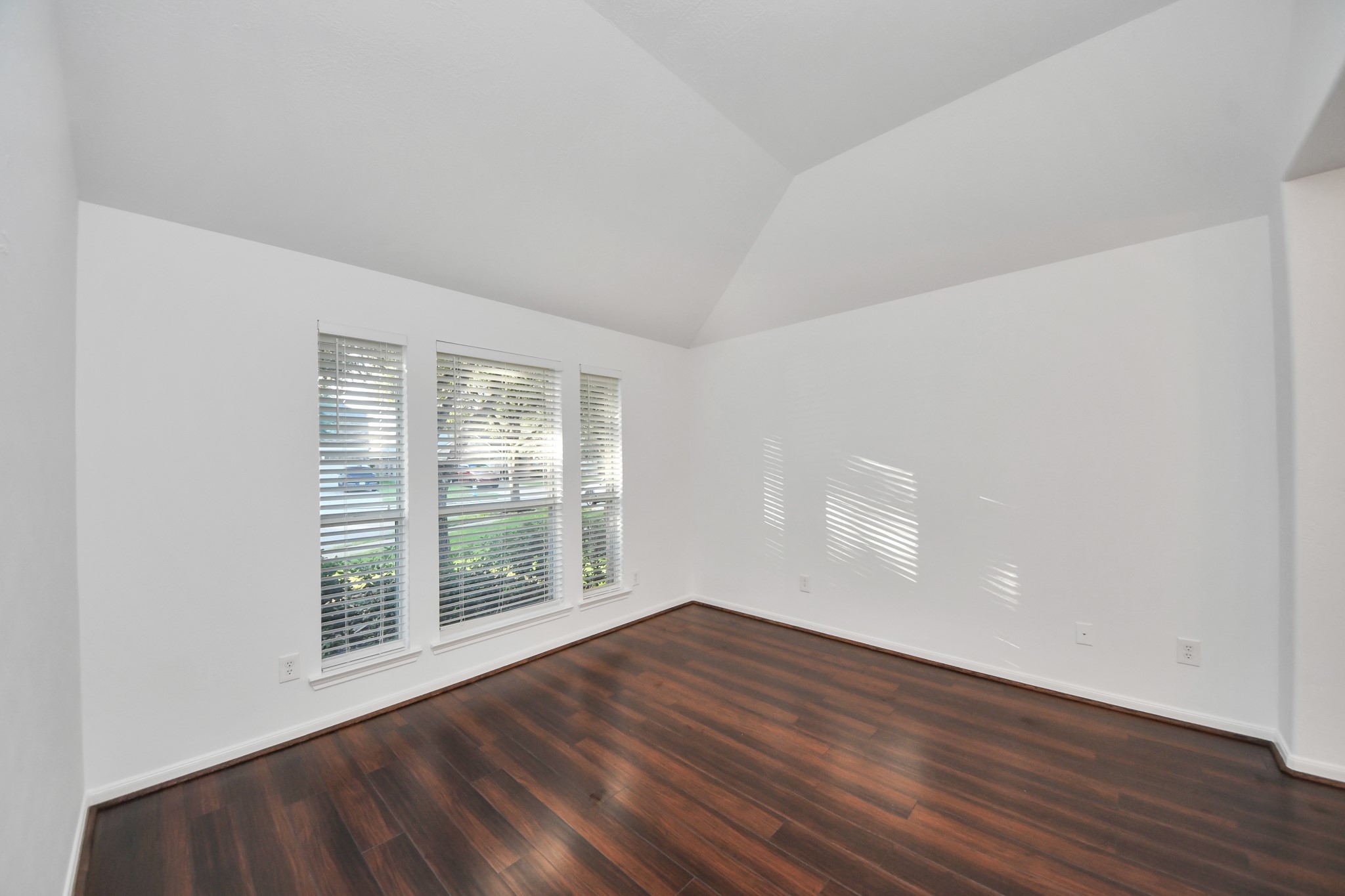20510 Glademill Court Property Photo 9