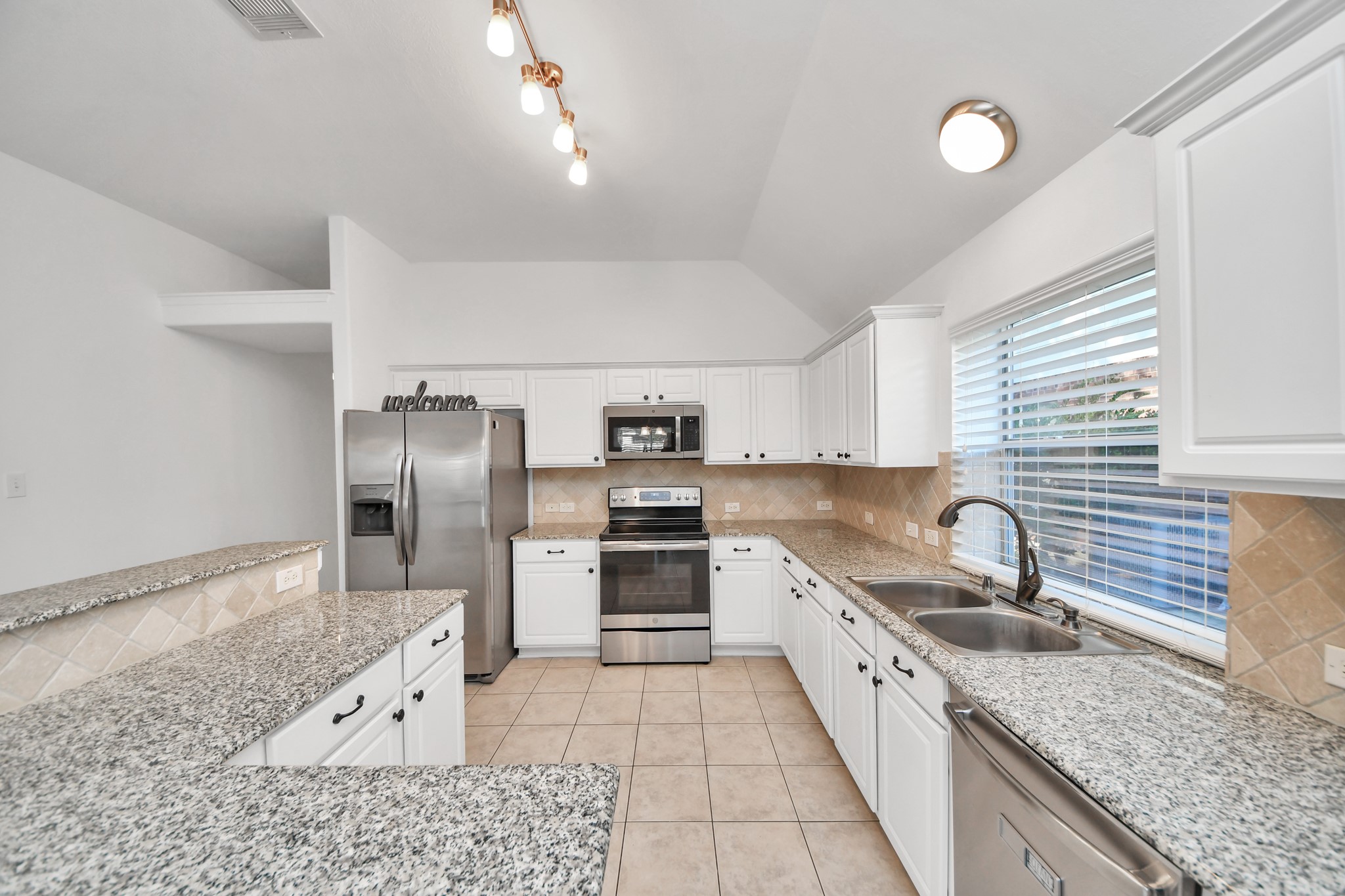 20510 Glademill Court Property Photo 11