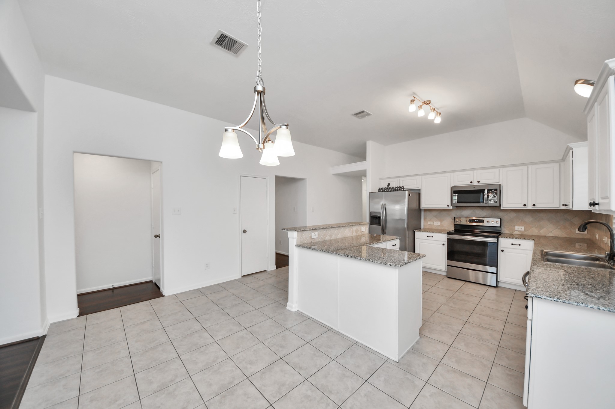 20510 Glademill Court Property Photo 16