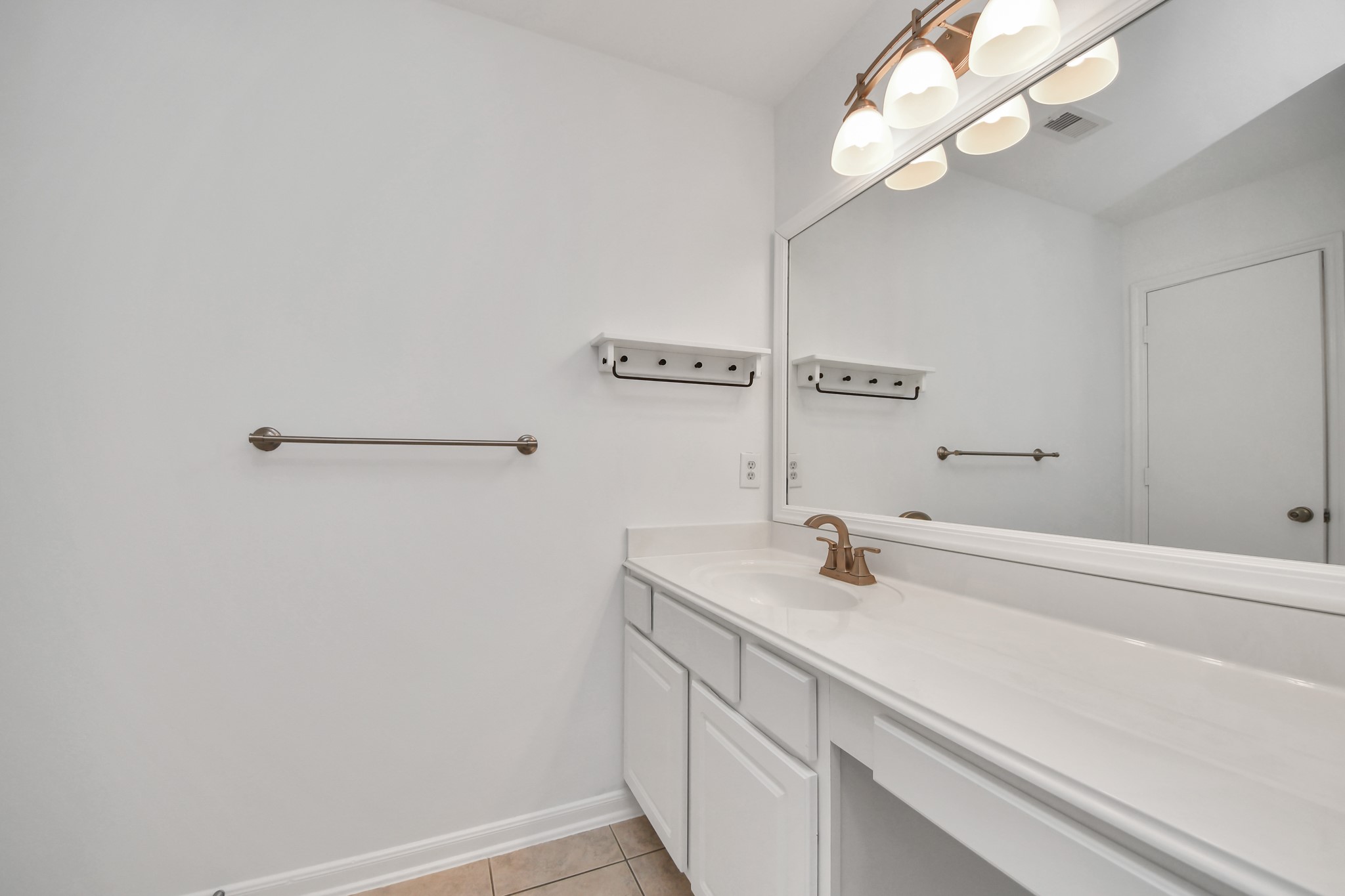 20510 Glademill Court Property Photo 38