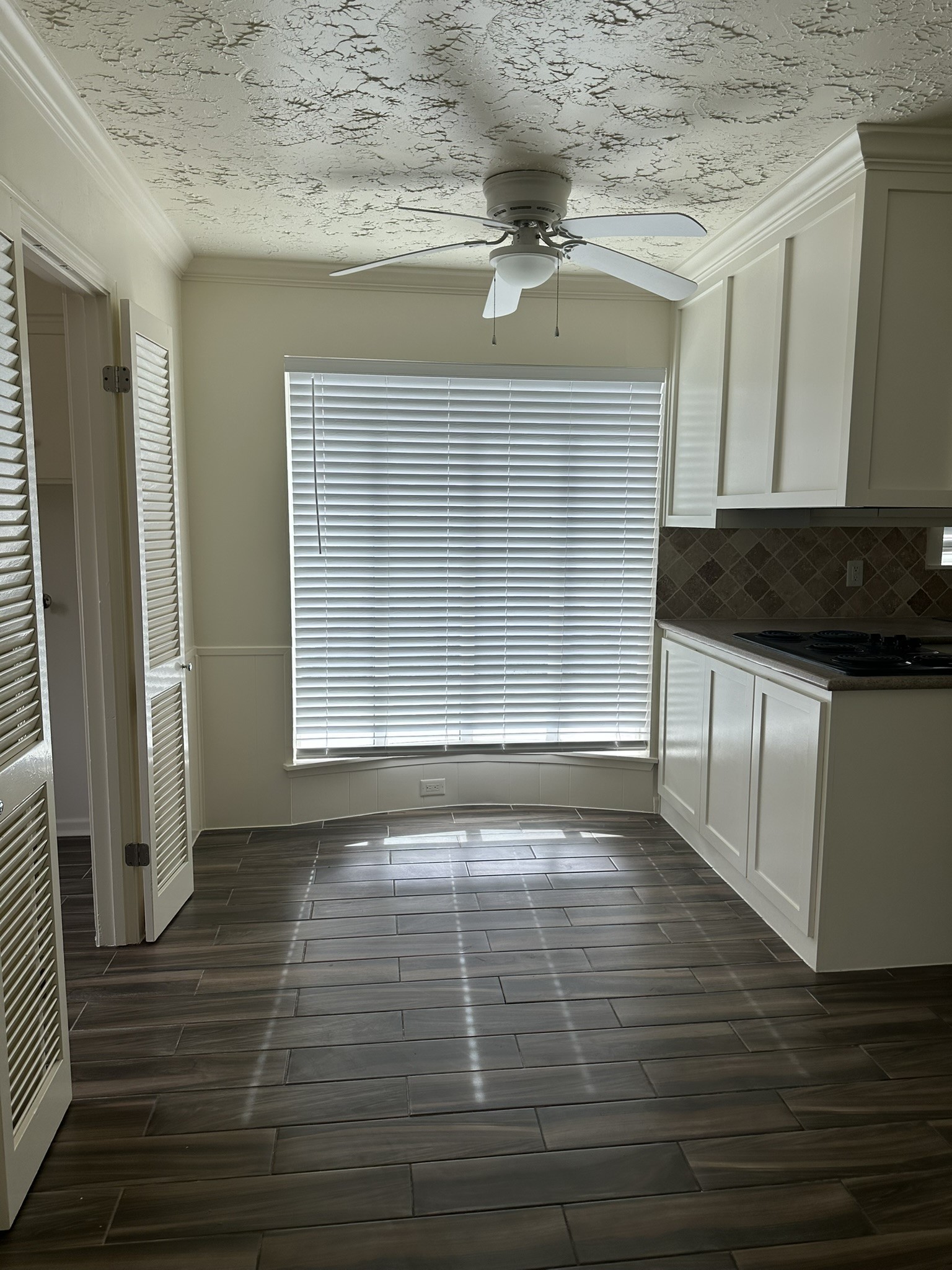 11719 Scottsdale Drive Property Photo 6