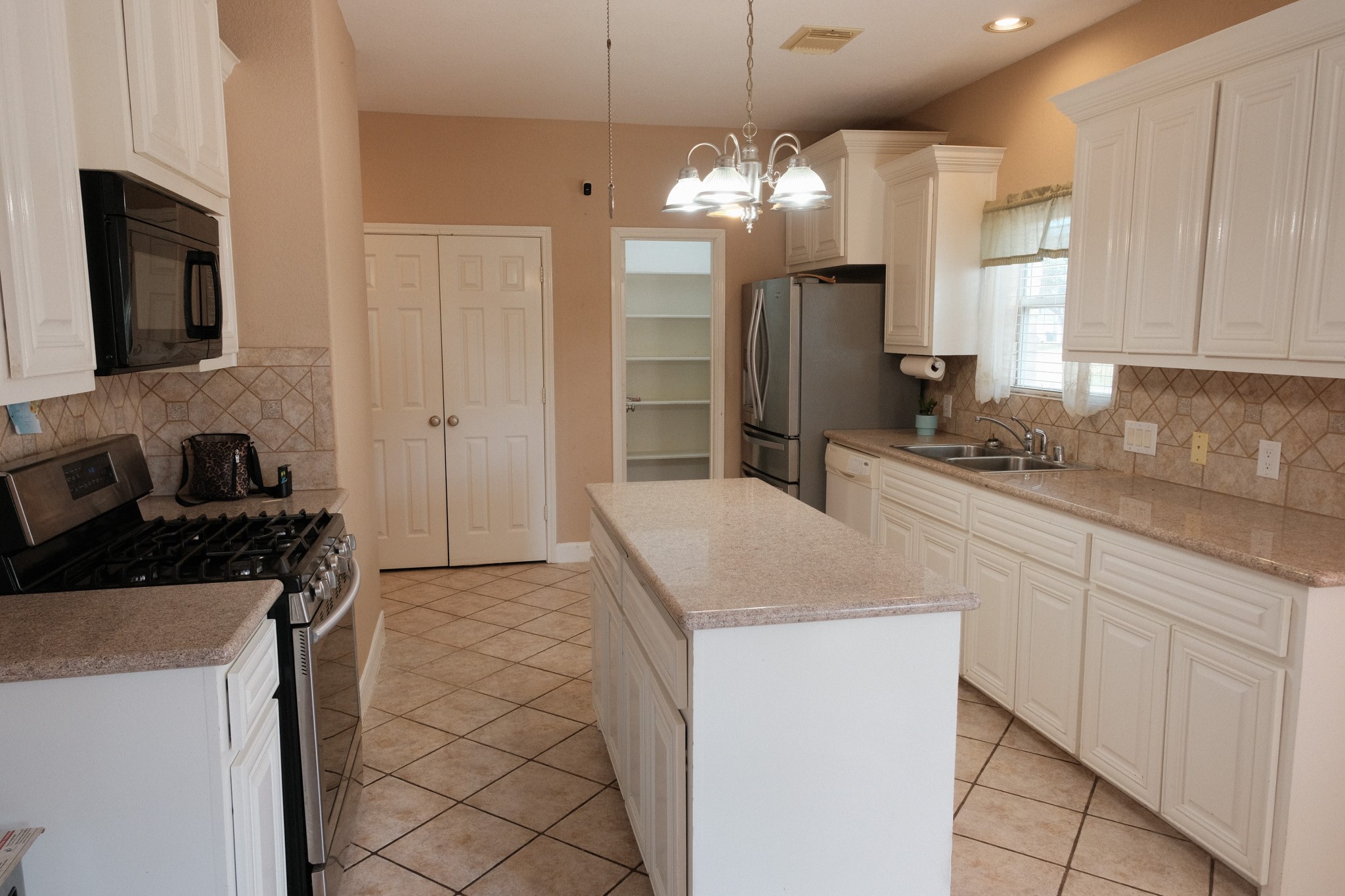 4402 Juan Carlos Court Property Photo 9