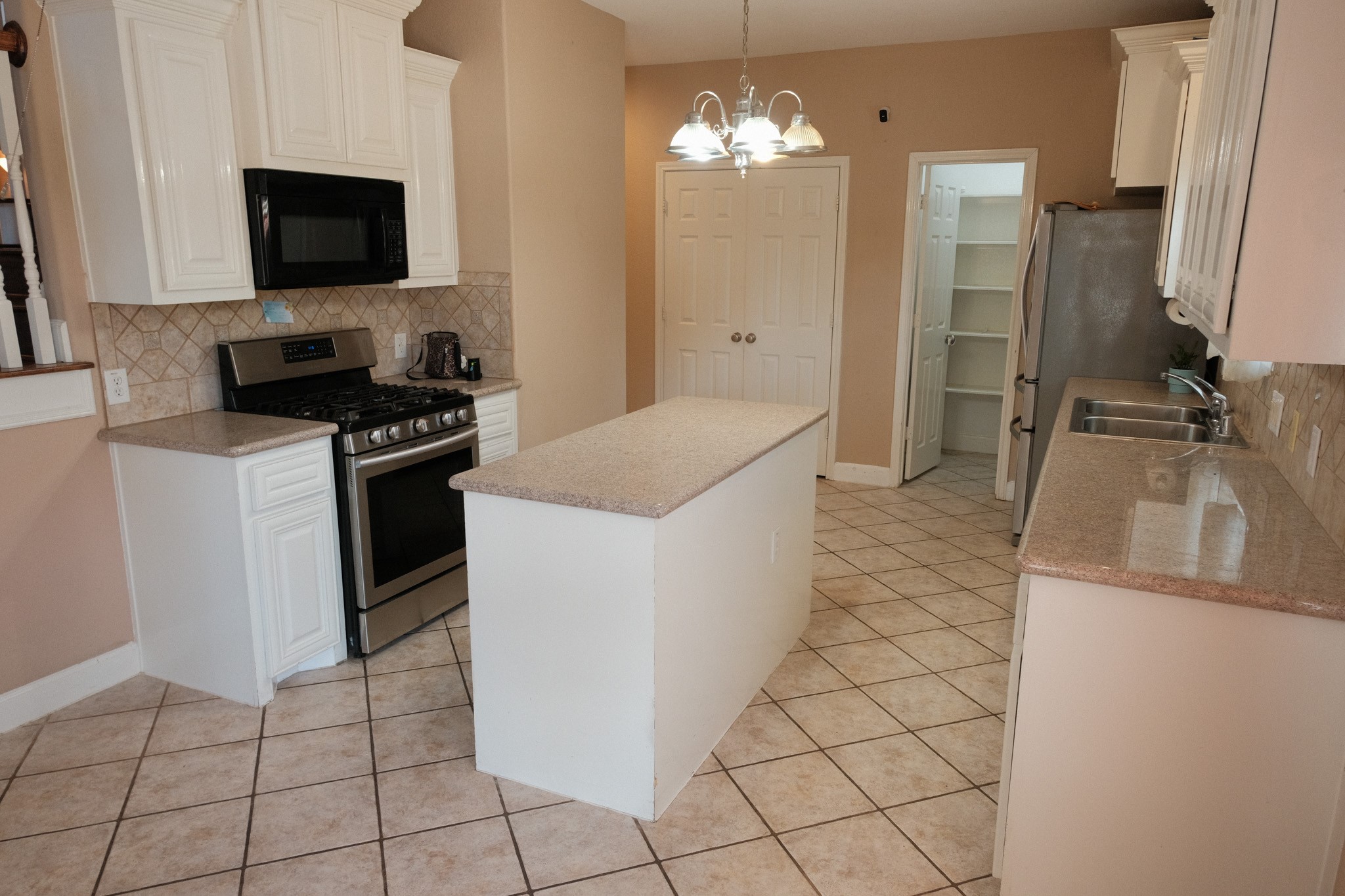 4402 Juan Carlos Court Property Photo 10