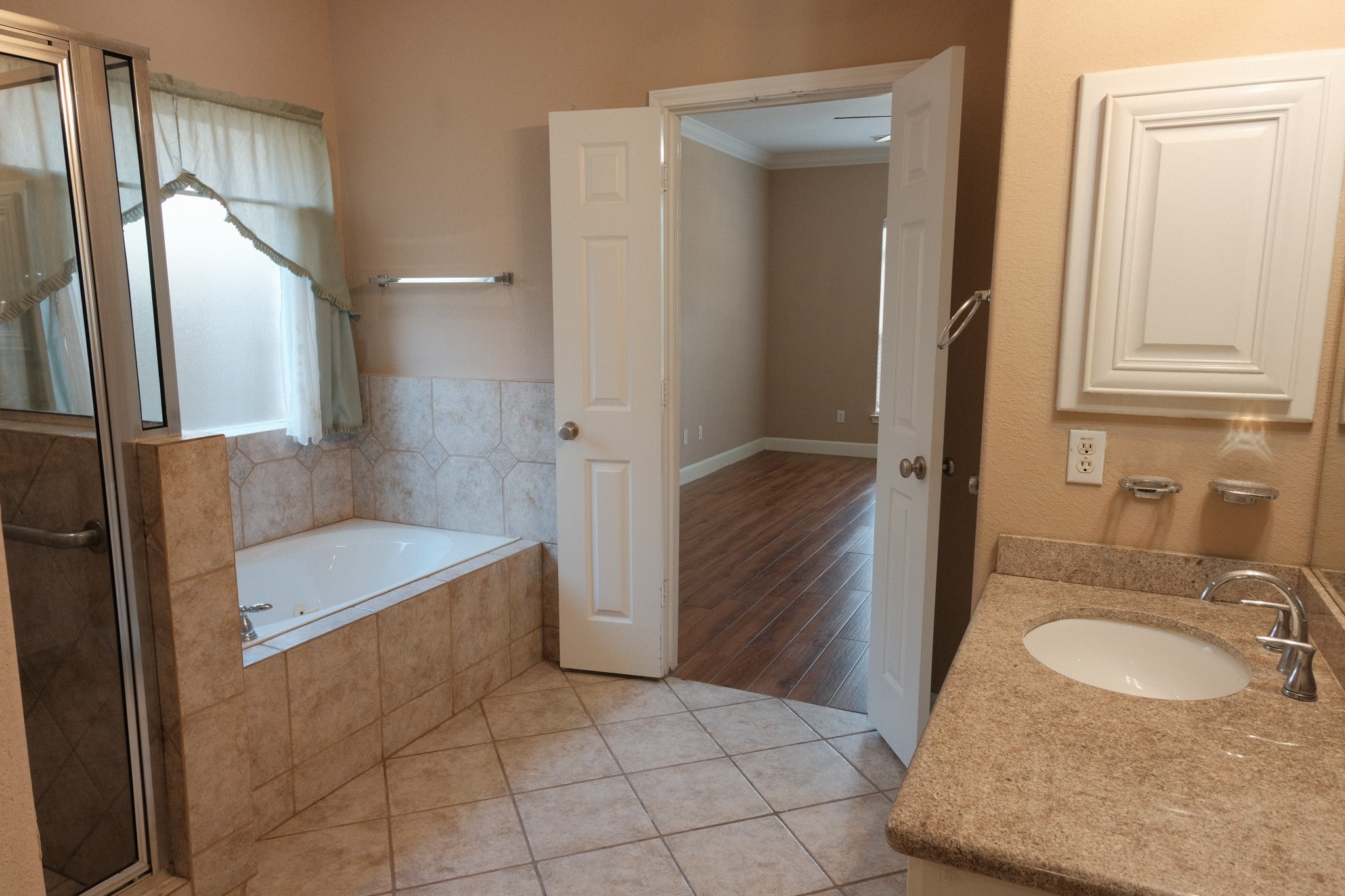 4402 Juan Carlos Court Property Photo 12