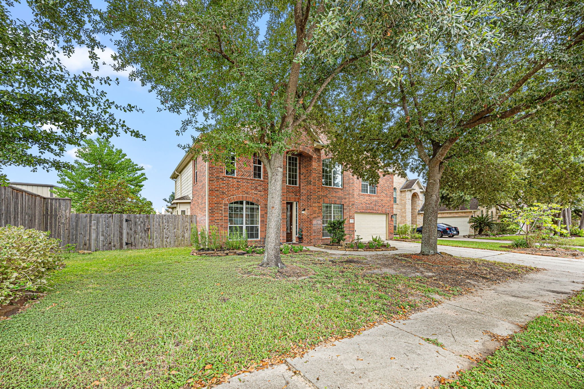 25993 N Royal Emerald Ln Property Photo 2