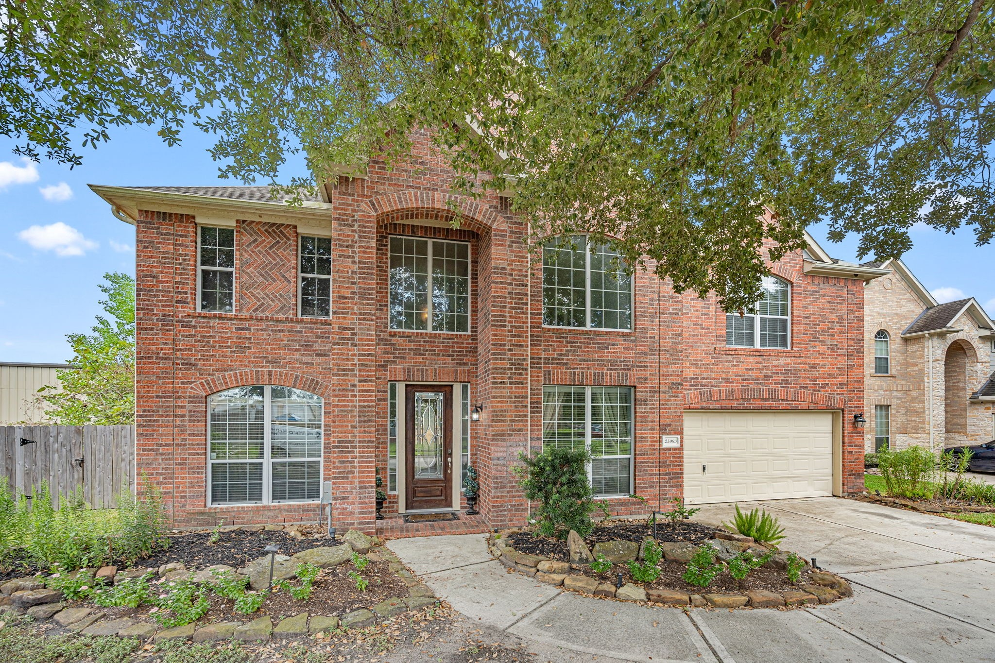 25993 N Royal Emerald Ln Property Photo 3
