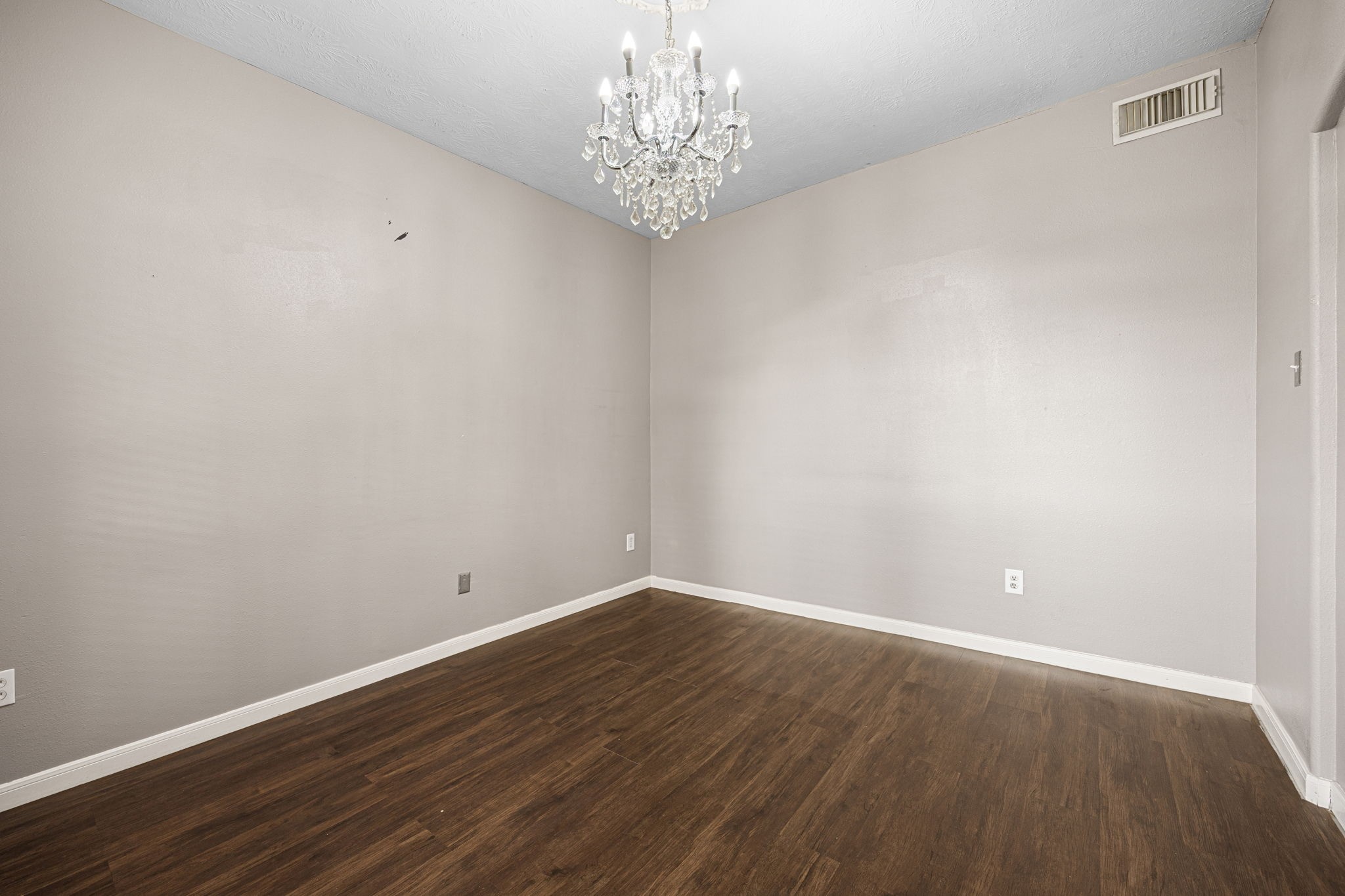 25993 N Royal Emerald Ln Property Photo 6