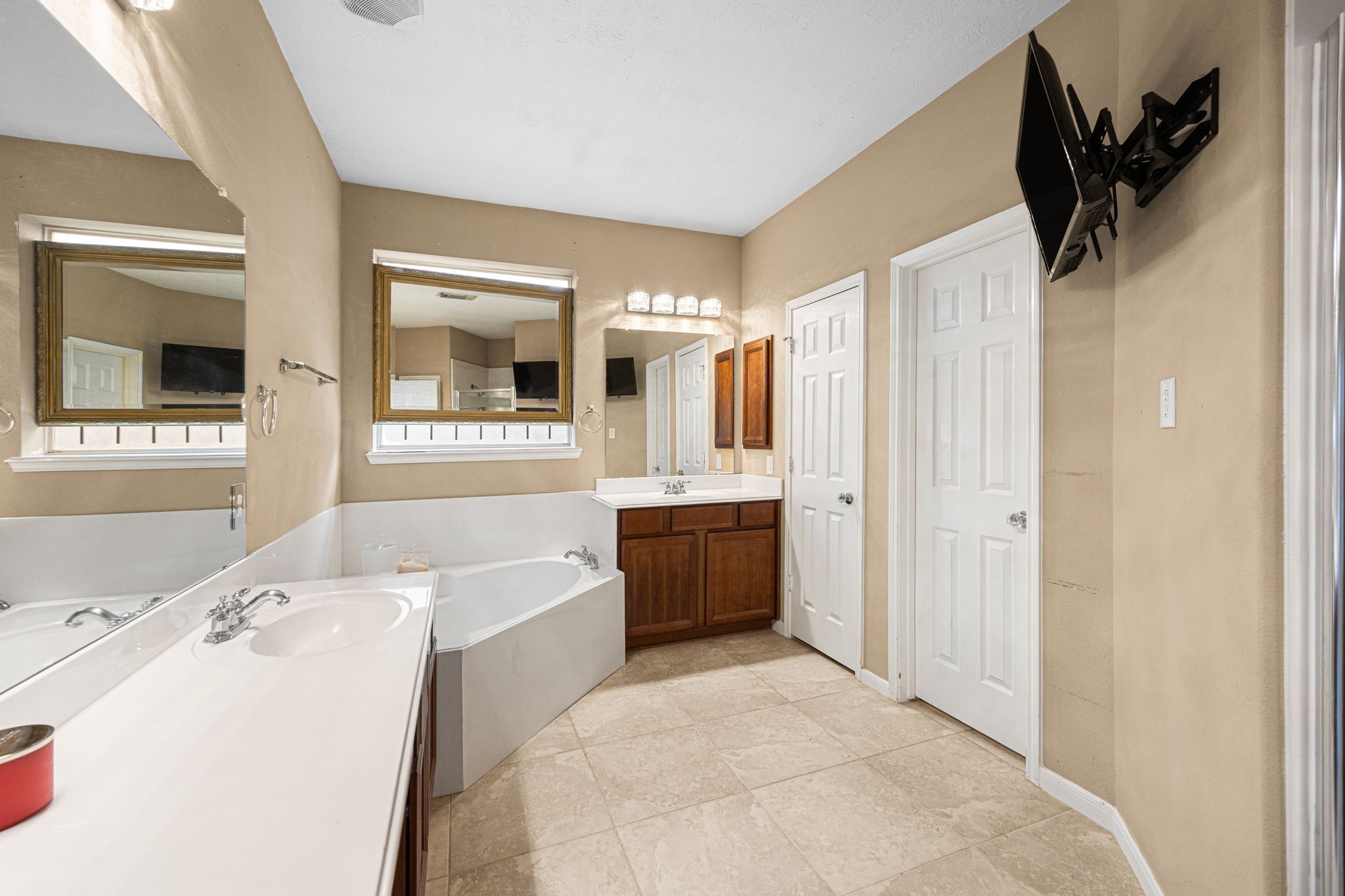 25993 N Royal Emerald Ln Property Photo 7