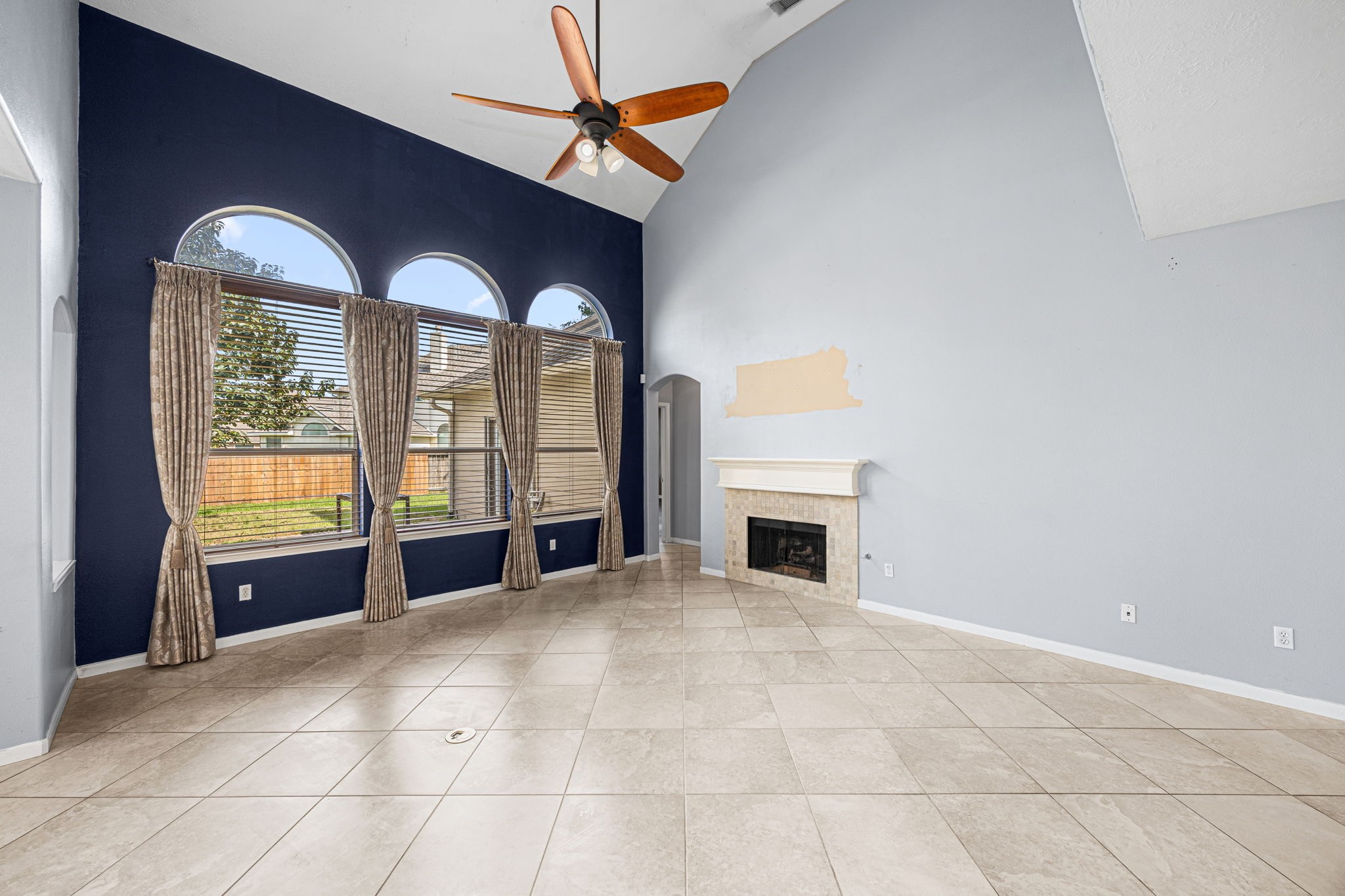 25993 N Royal Emerald Ln Property Photo 13