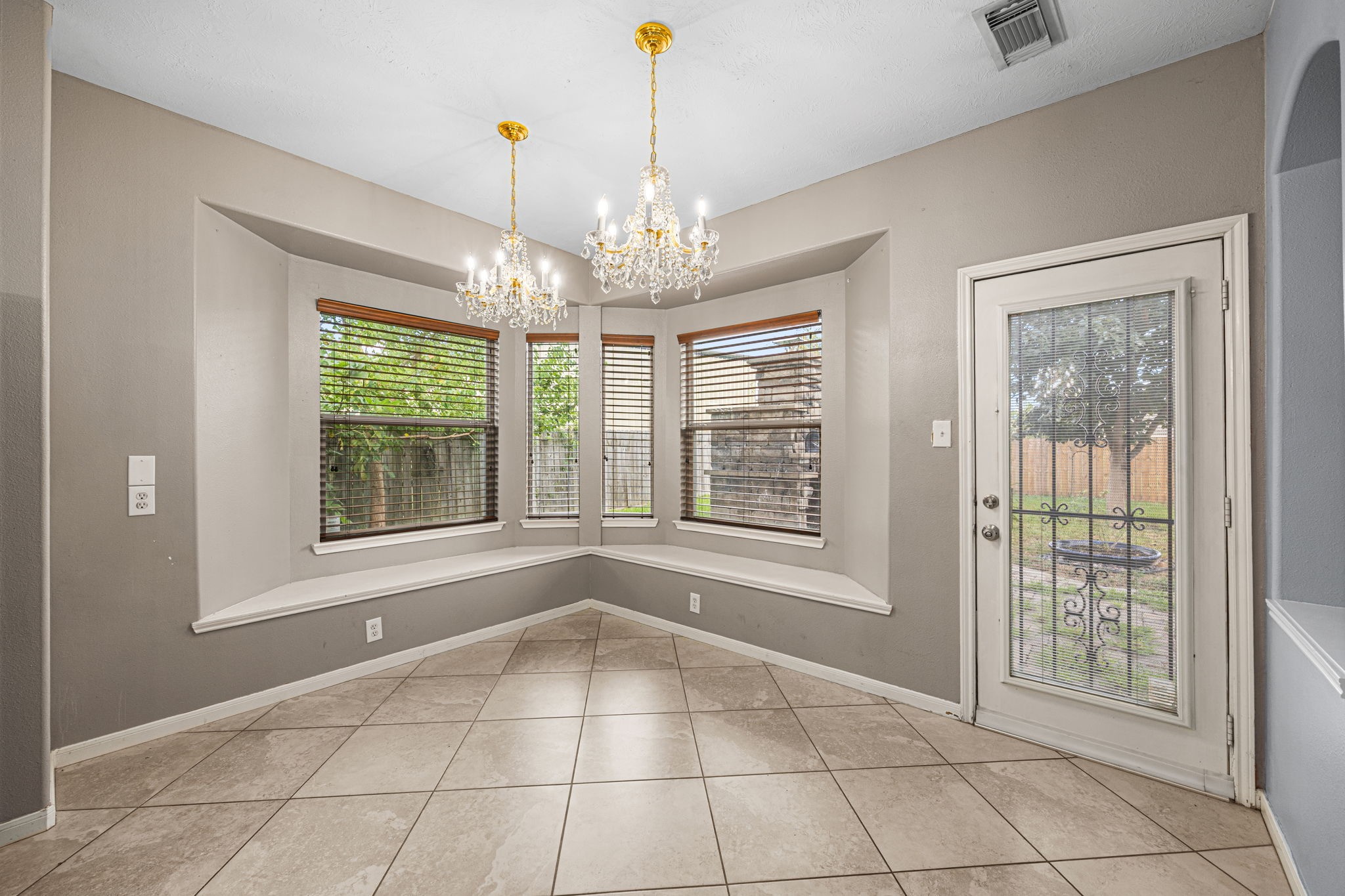 25993 N Royal Emerald Ln Property Photo 19