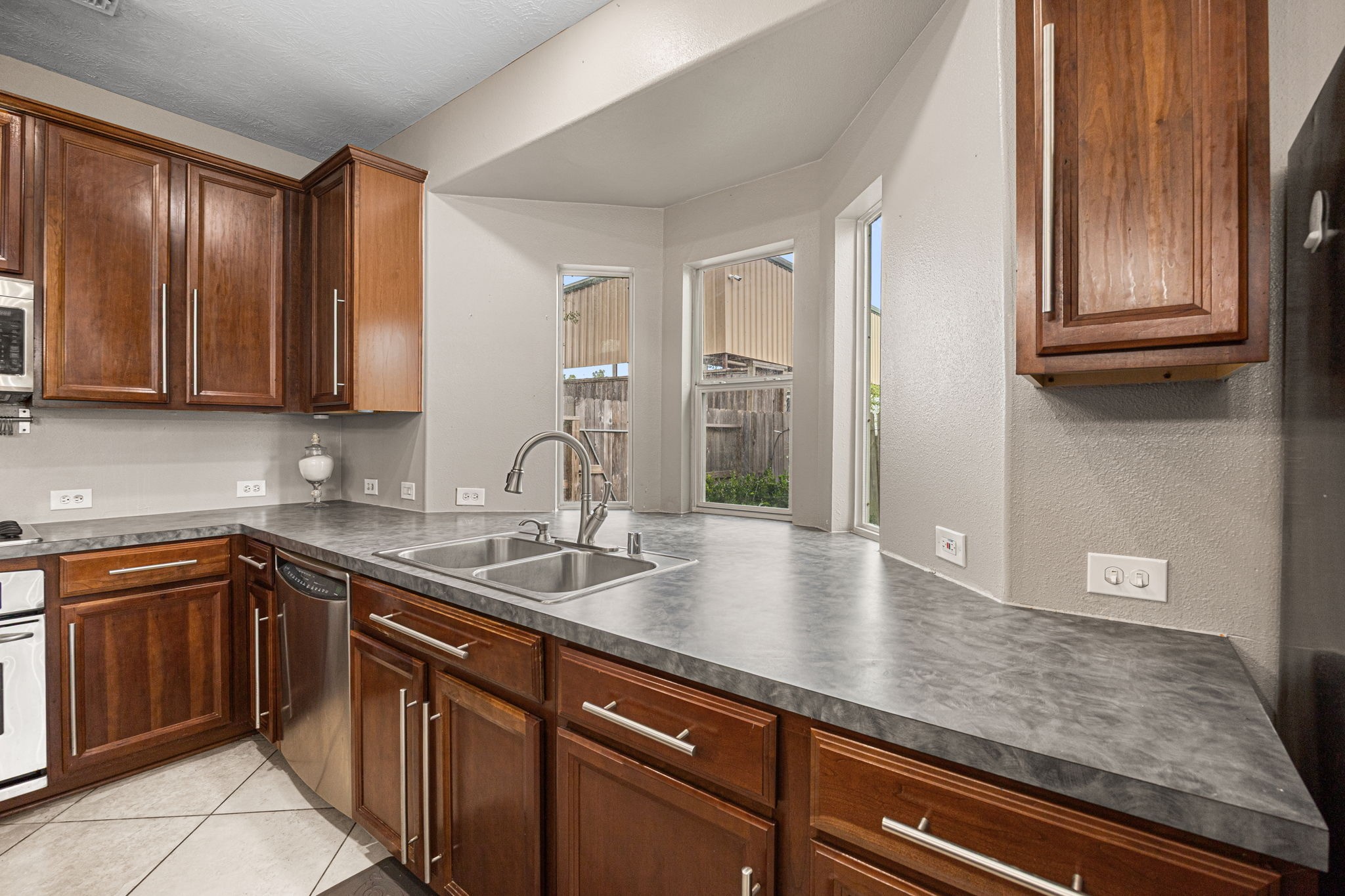 25993 N Royal Emerald Ln Property Photo 27