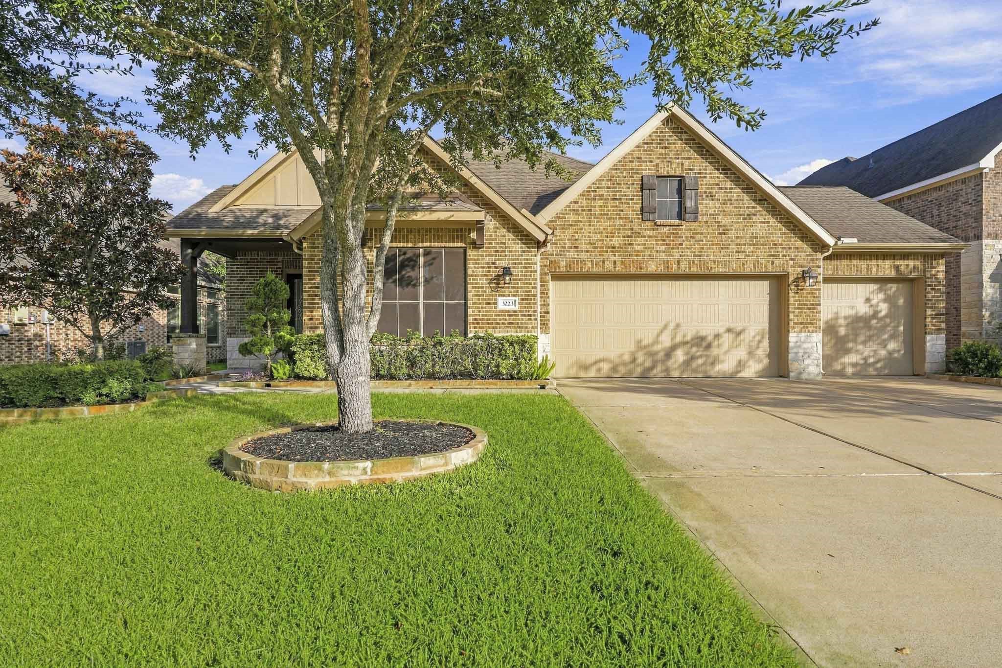 3223 Karleigh Way Property Photo 3