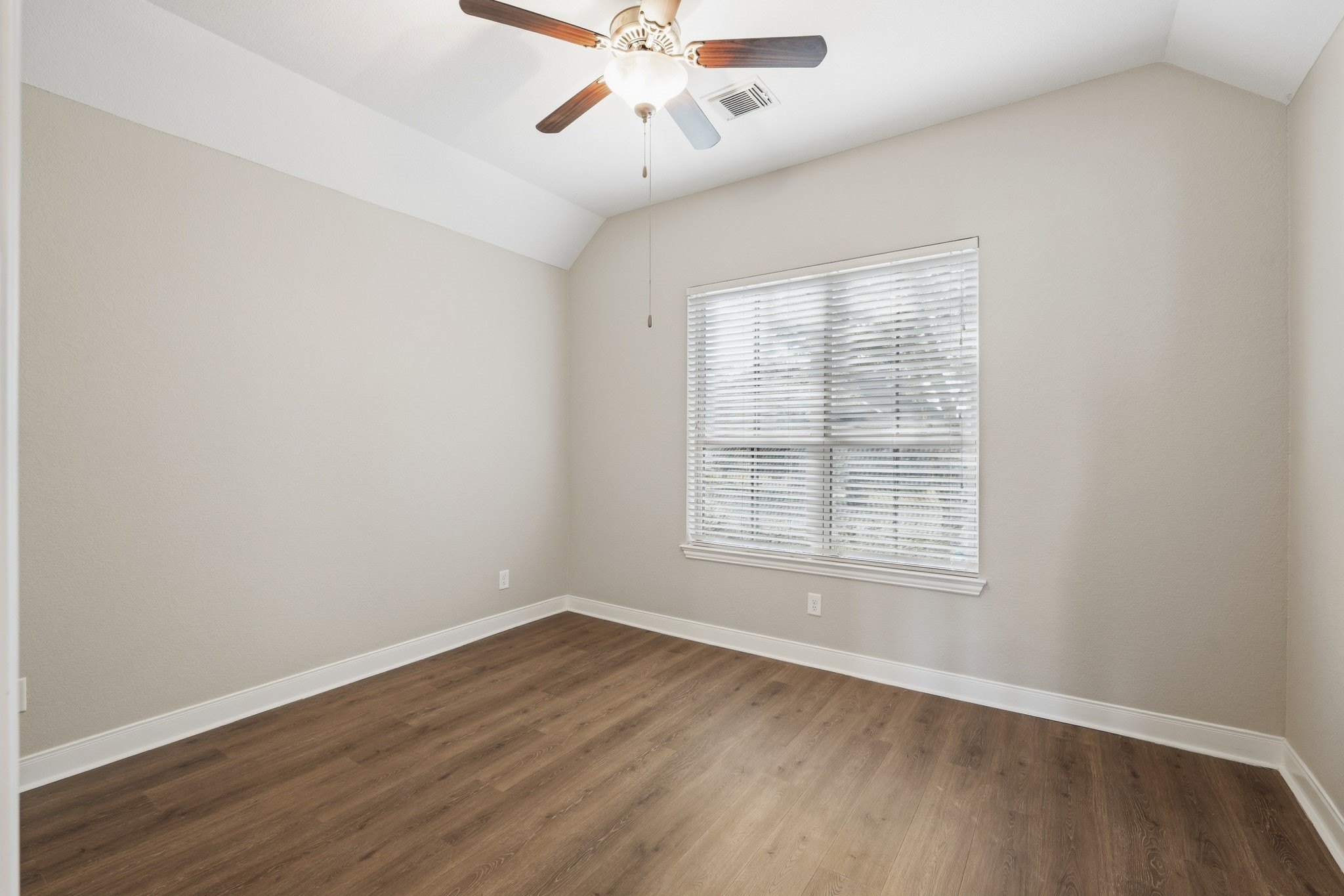 3223 Karleigh Way Property Photo 18