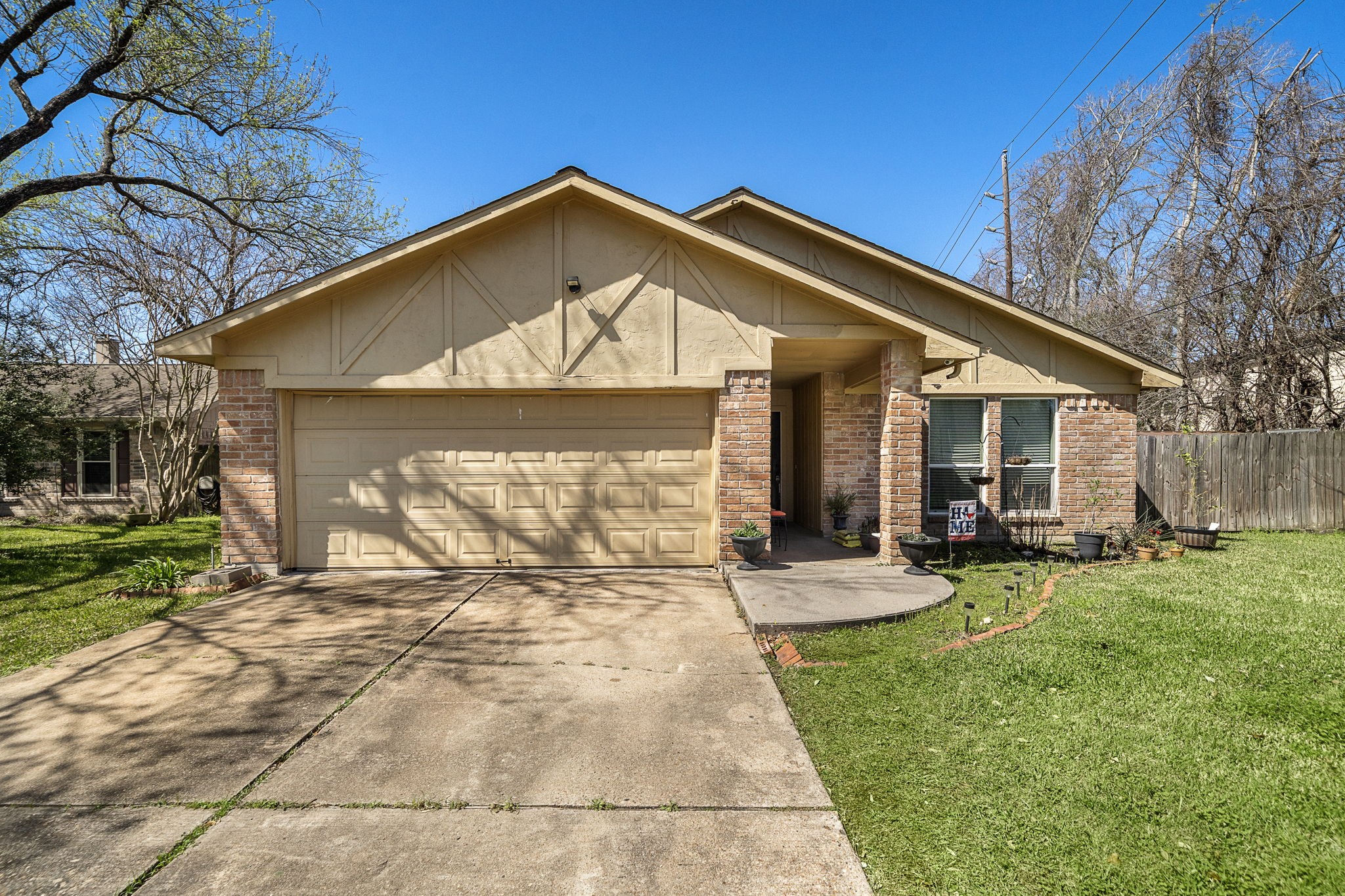 11527 Kerman Drive Property Photo 1