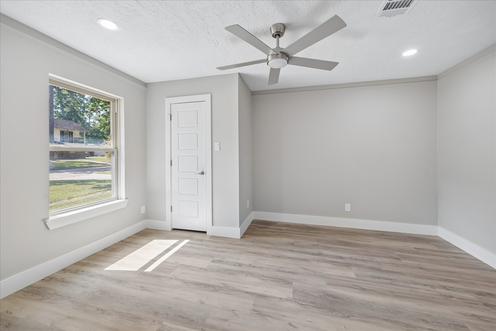 1115 Calderwood Drive Property Photo 4