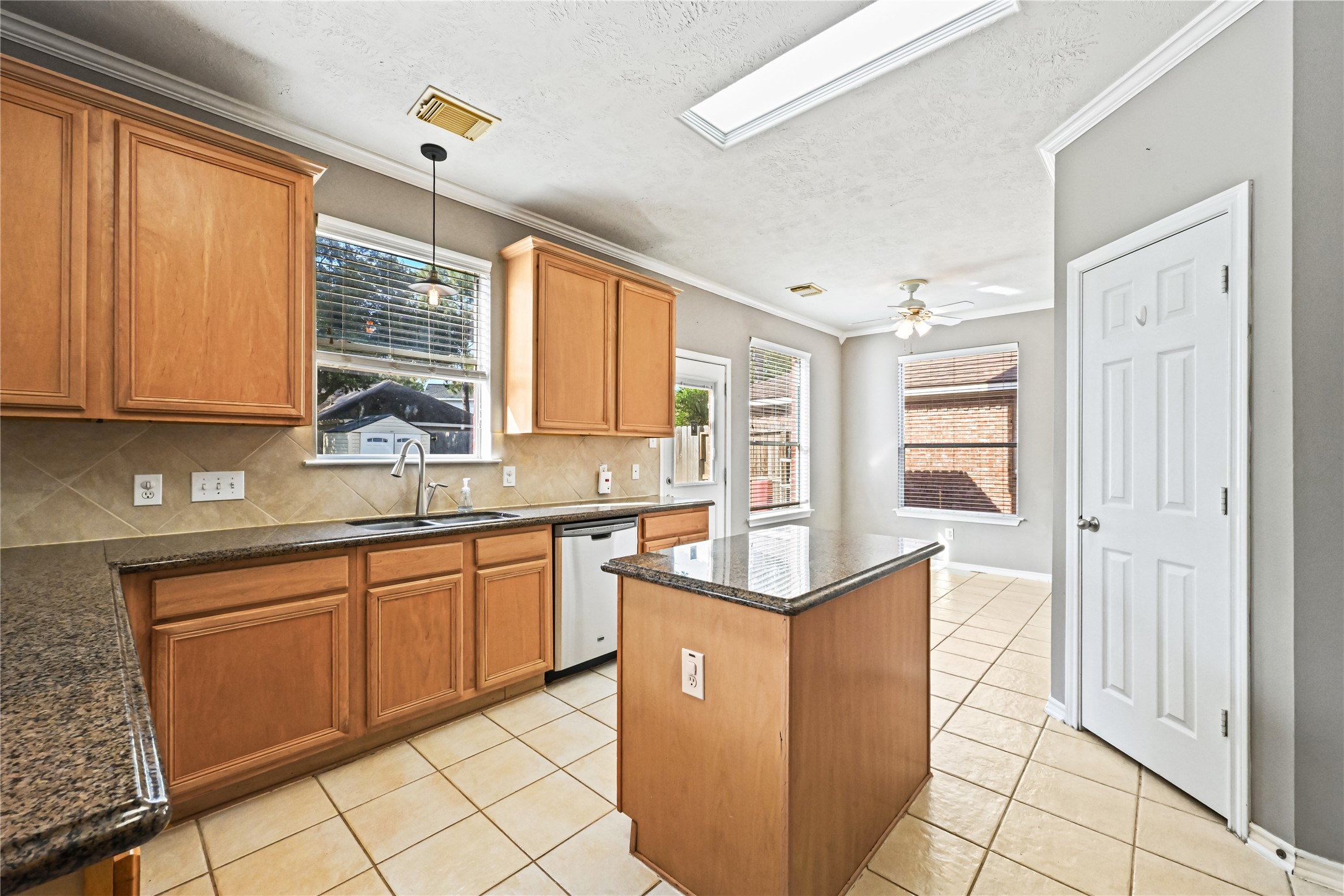 6410 Sparrows Glen Lane Property Photo 15