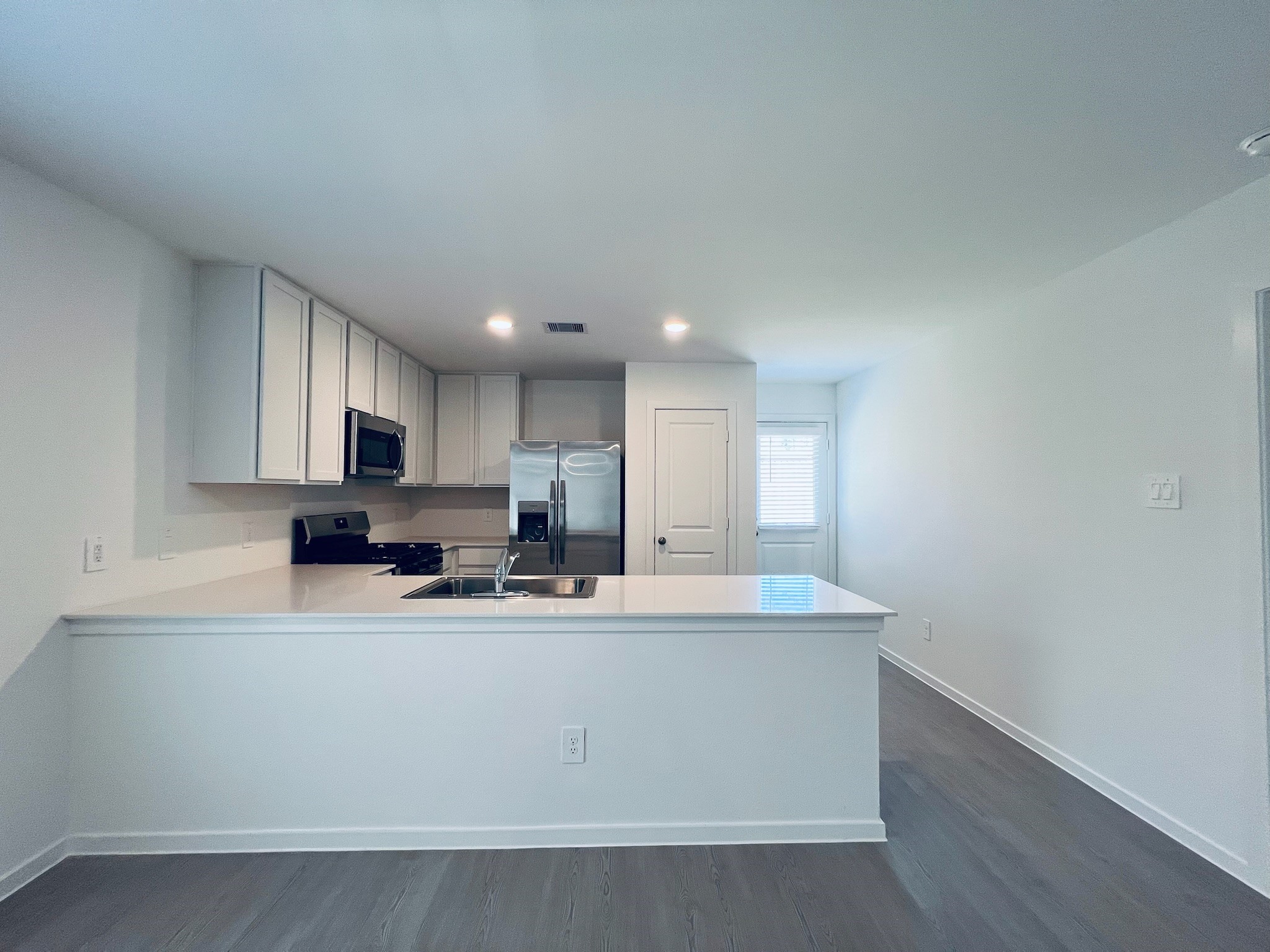 3011 Mallorca Drive Property Photo 3