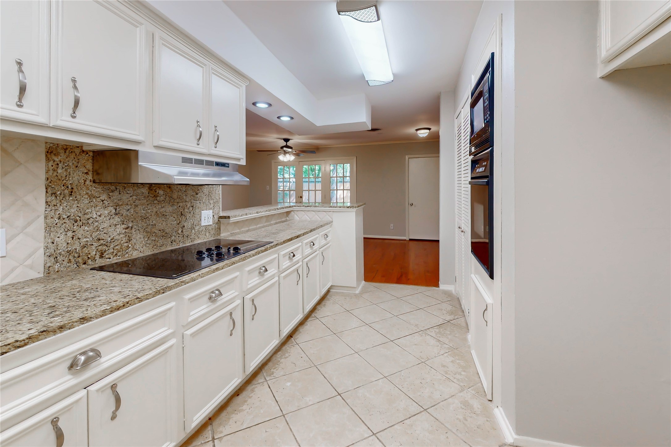 5338 Creekbend Drive Property Photo 1
