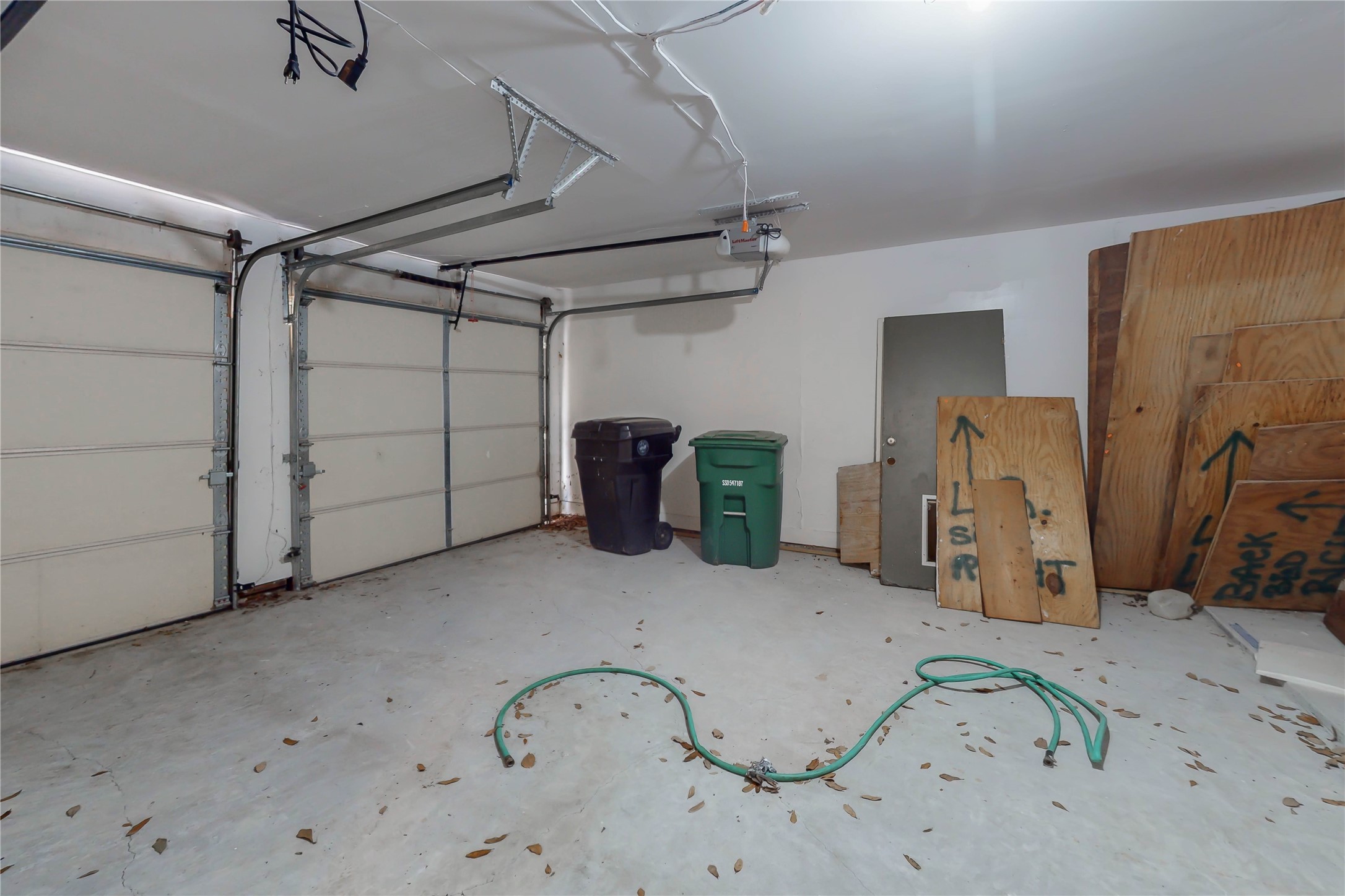 5338 Creekbend Drive Property Photo 4