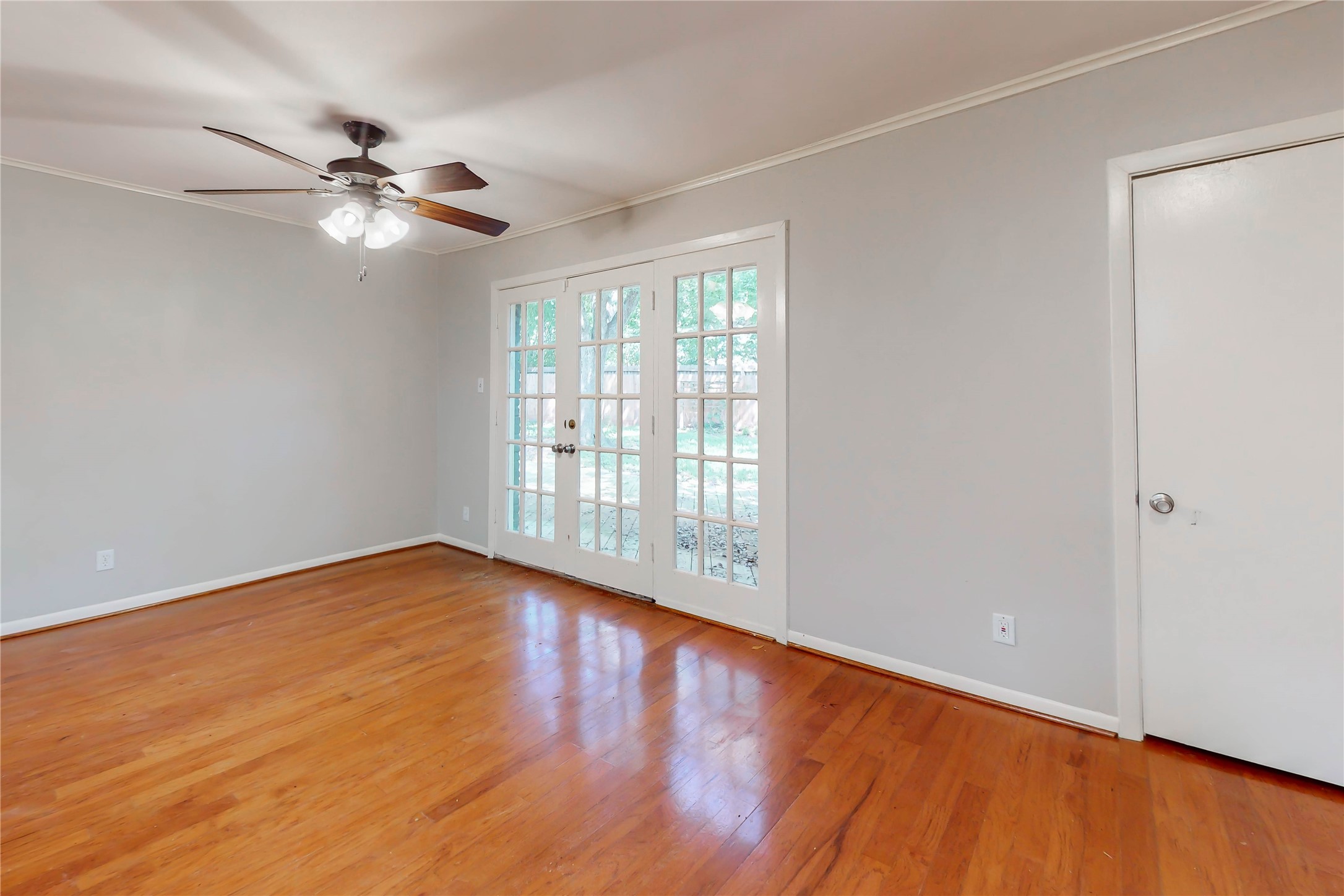 5338 Creekbend Drive Property Photo 5
