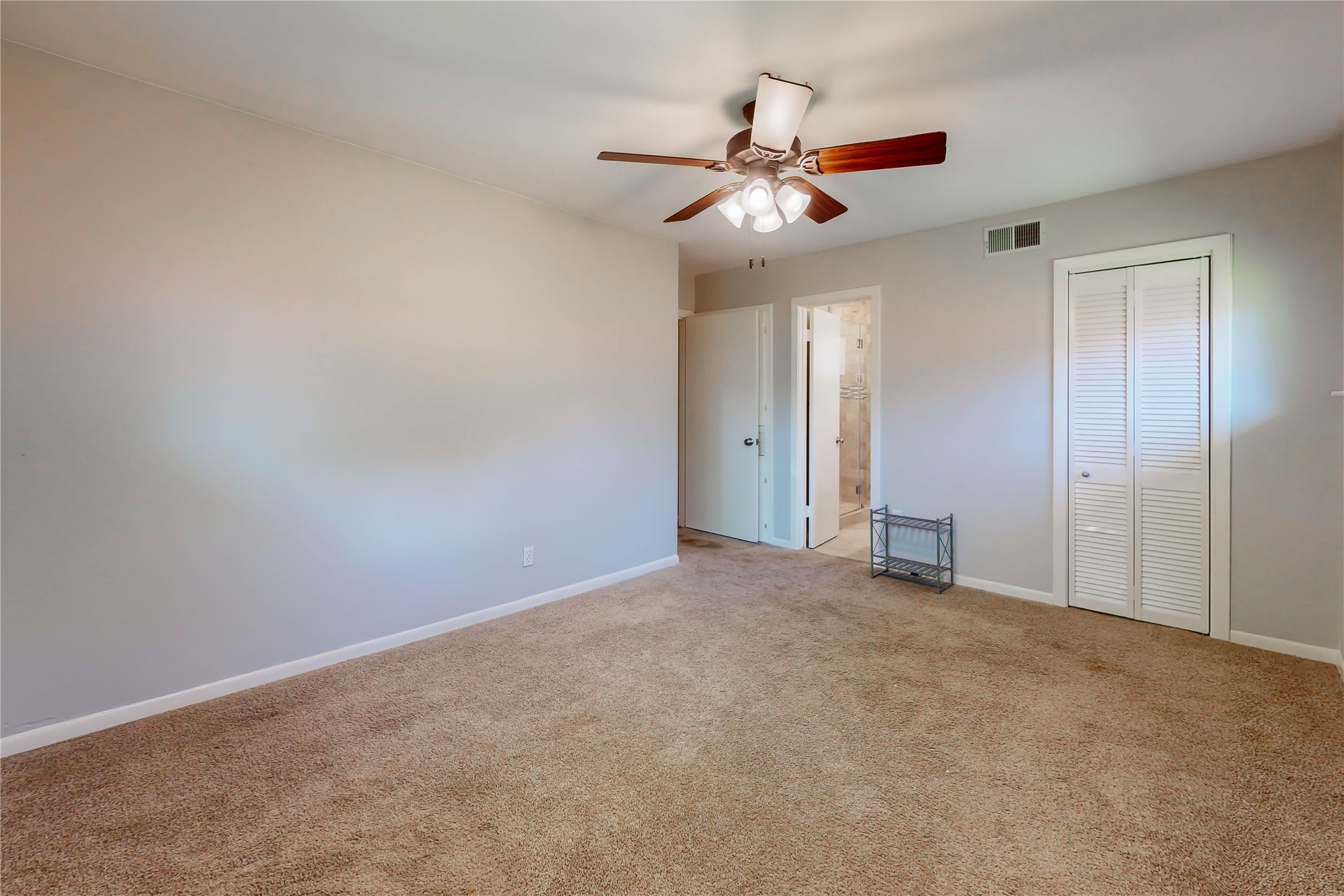 5338 Creekbend Drive Property Photo 7