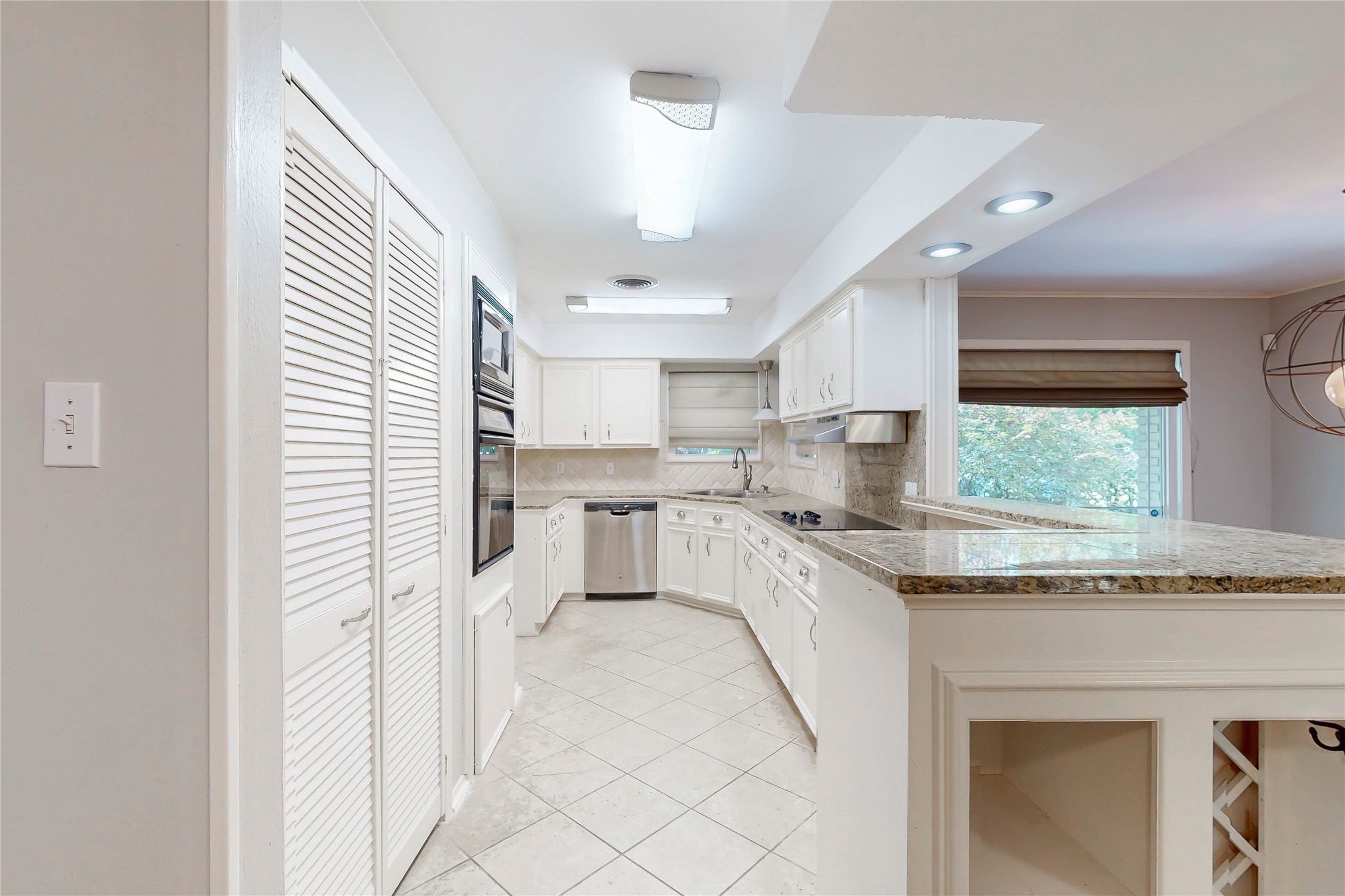 5338 Creekbend Drive Property Photo 18